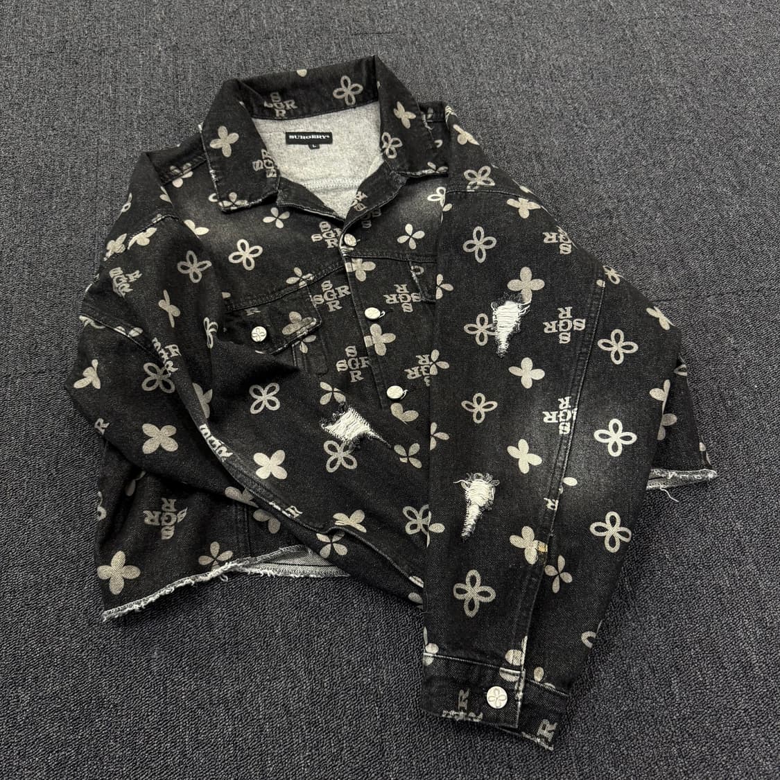 써저리 모노그램 클로버 트러커 데님 자켓 상품이미지4