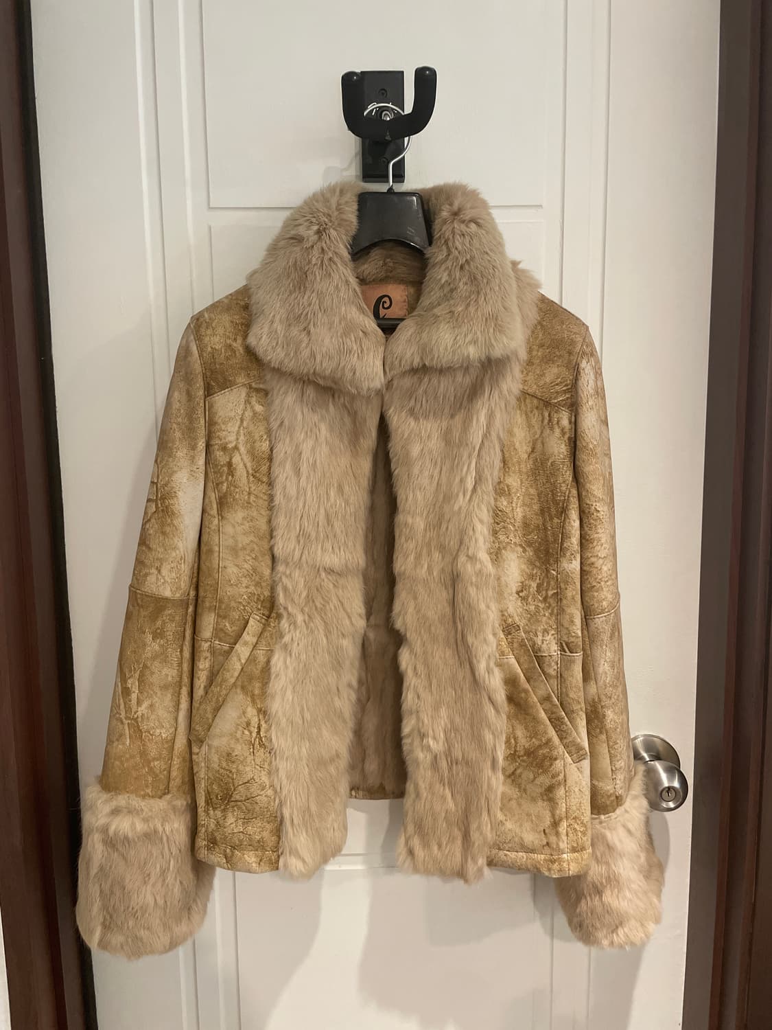 페니레인 퍼 자켓 상품이미지2