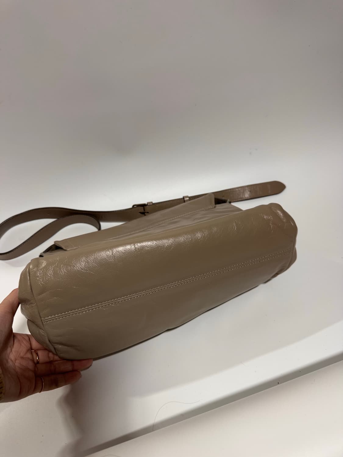 분크 오캄 두 숄더백 베이지 M 상품이미지4