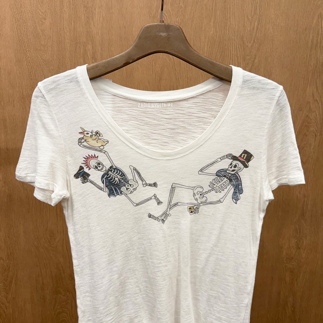 쟈딕 앤 볼테르 반팔 티셔츠 와이드 라운드넥 스컬 프린팅 디테일 화이트 상품이미지4