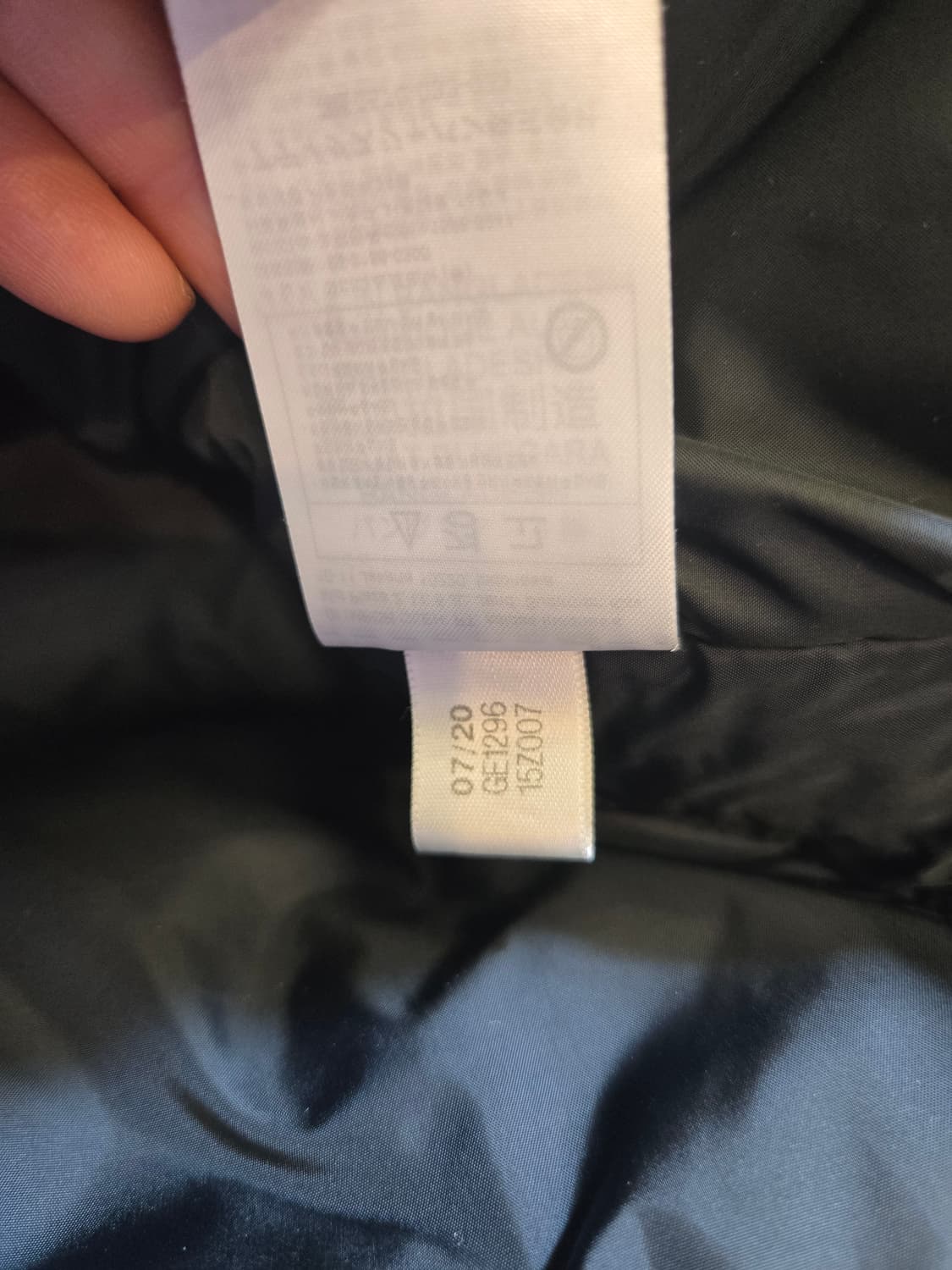 아디다스 삼선 패딩 조끼 블랙 상품이미지7