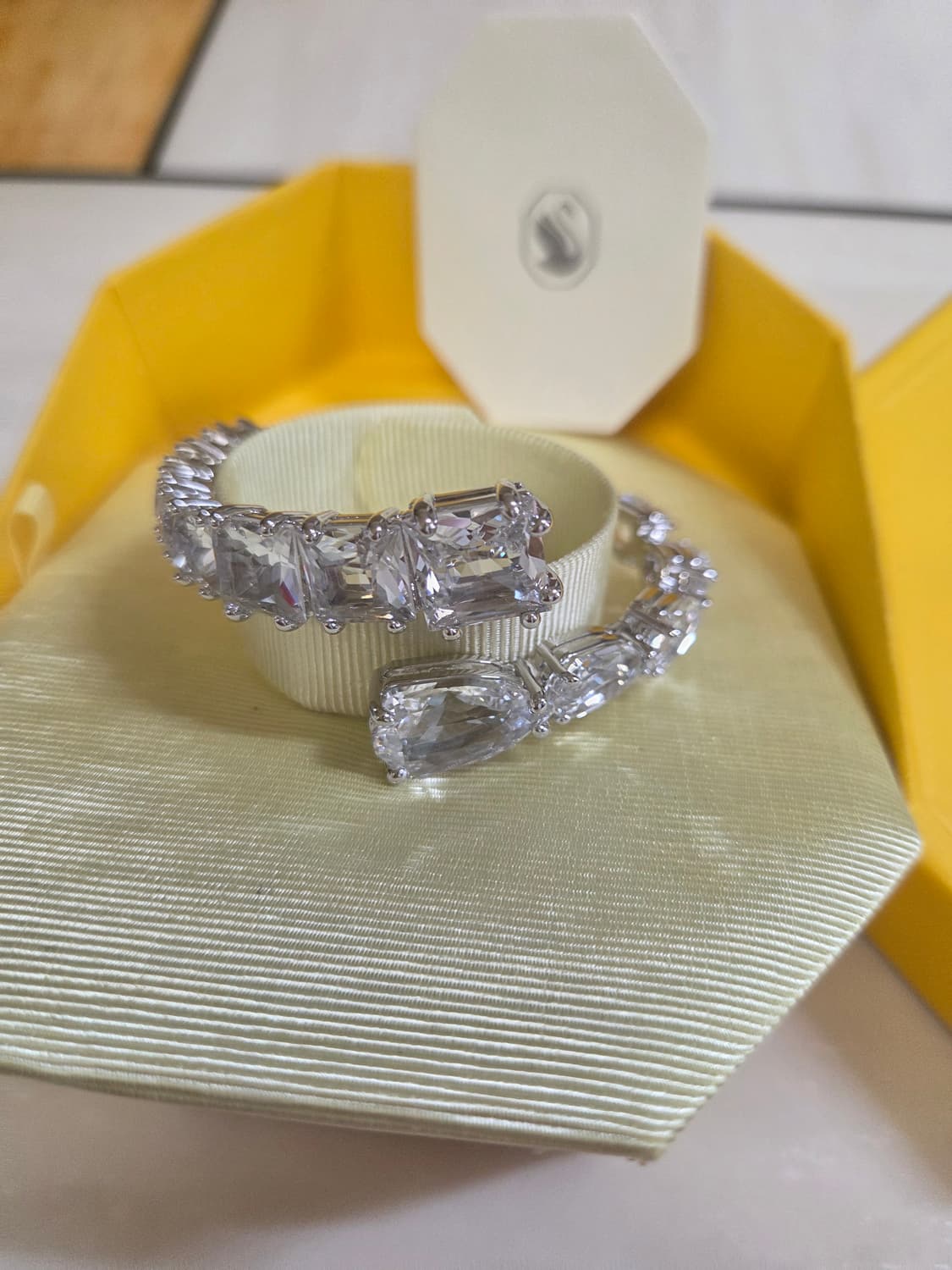 정가68만~새제품)스와로브스키 매트릭스 커프 팔찌 정품 상품이미지7