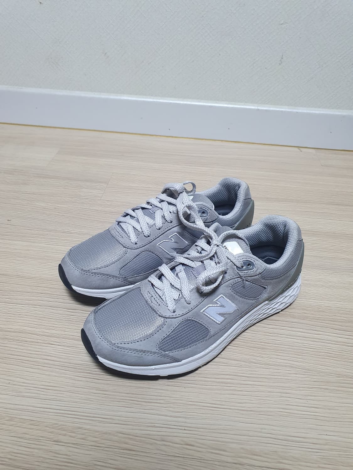 뉴발란스 1880 프레쉬폼 운동화 250 상품이미지4