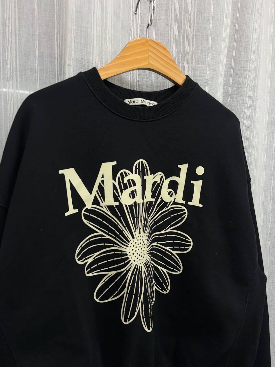 마르디 메크르디 플라워 자수 스웻셔츠 맨투맨 상품이미지2