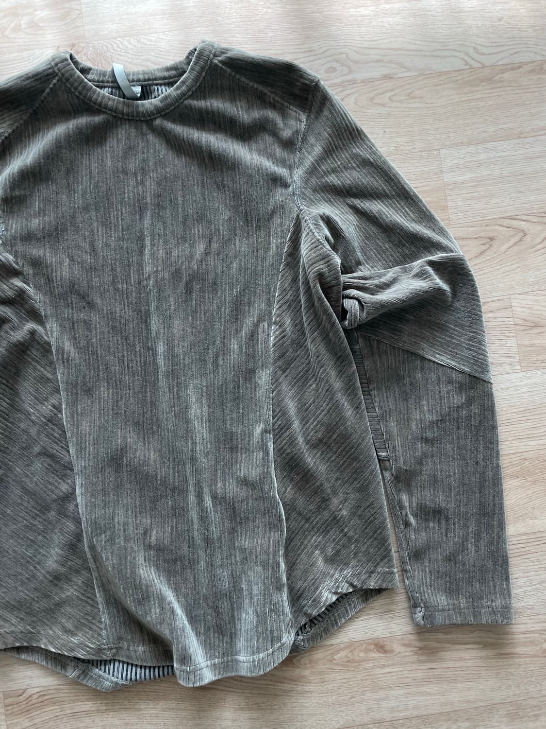 노이어 벨벳티셔츠 상품이미지2