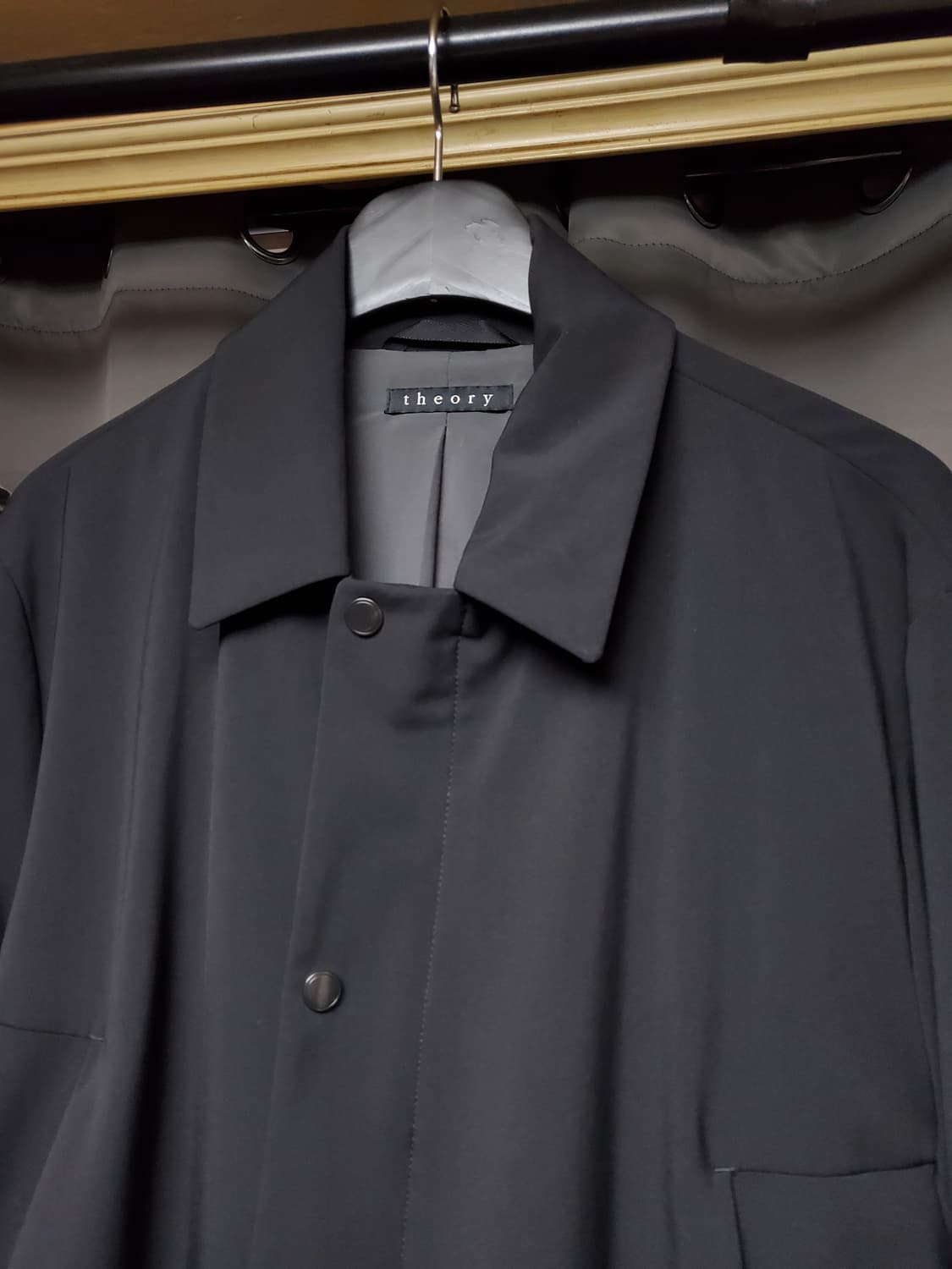 띠어리 남성 블랙 쉘코트  상품이미지2