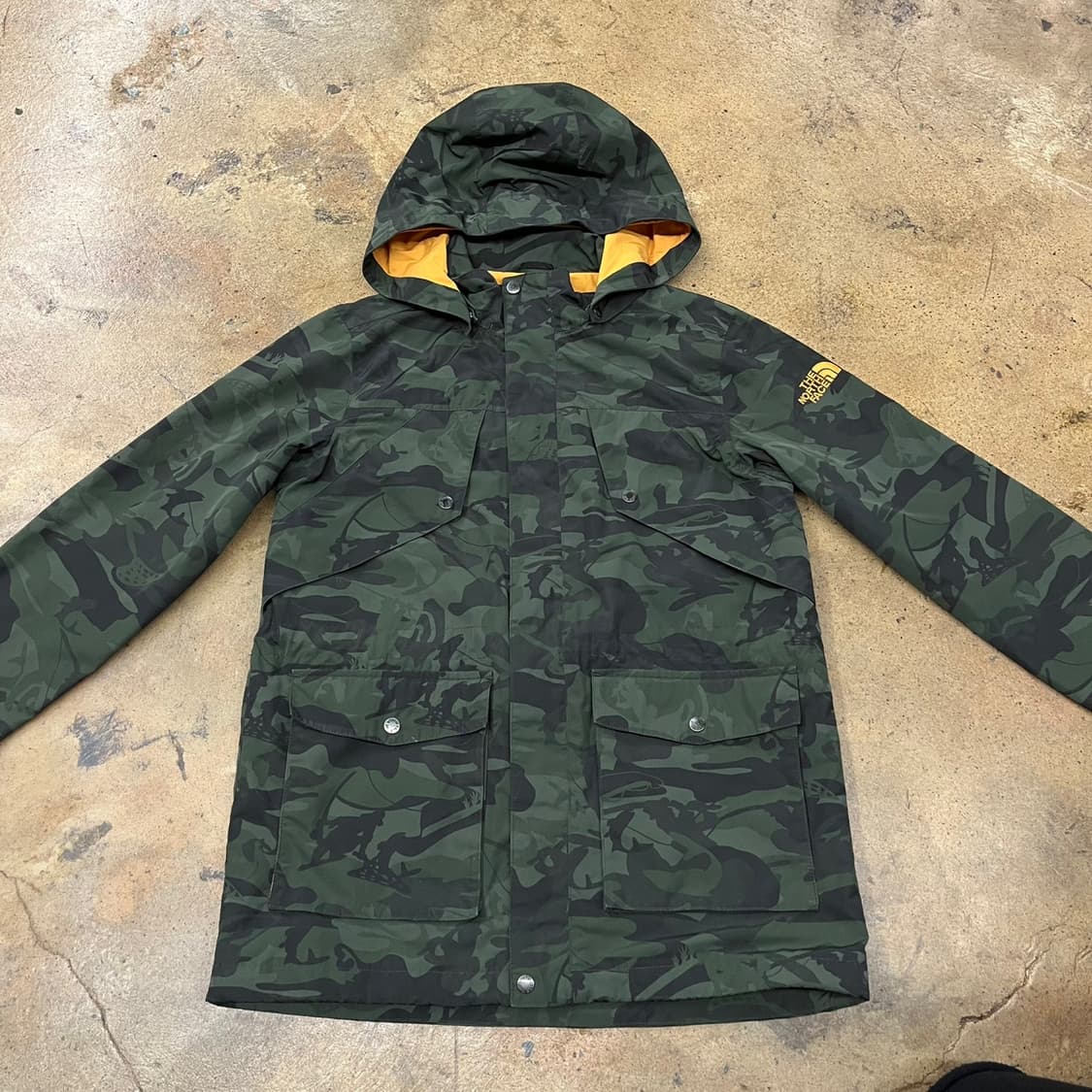 [정품/150] 노스페이스 카모 패턴 바람막이 후드 자켓 b16 상품이미지3