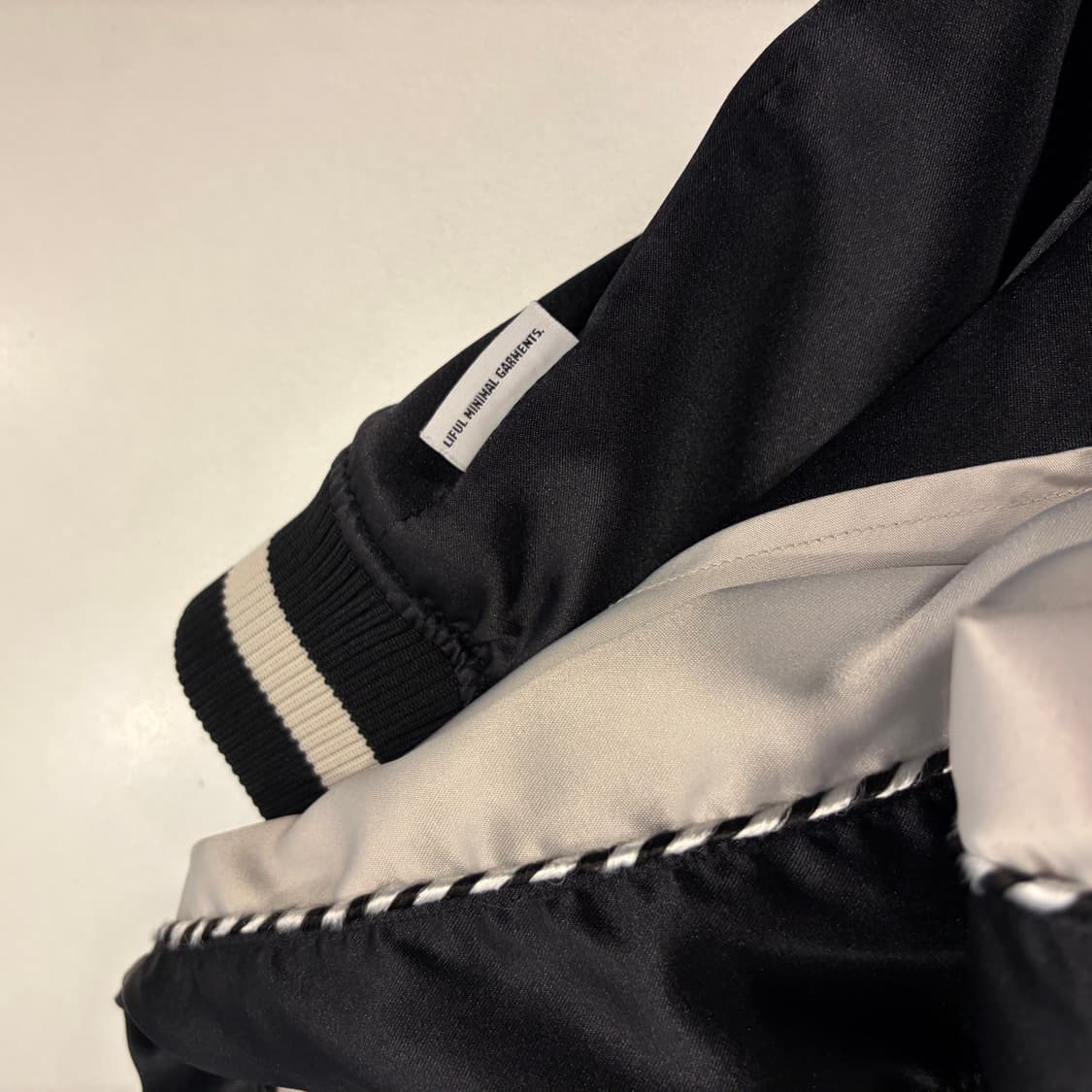 [M] 라이풀 피너츠 스누피 스카쟌 점퍼 블랙 화이트 E270 상품이미지5