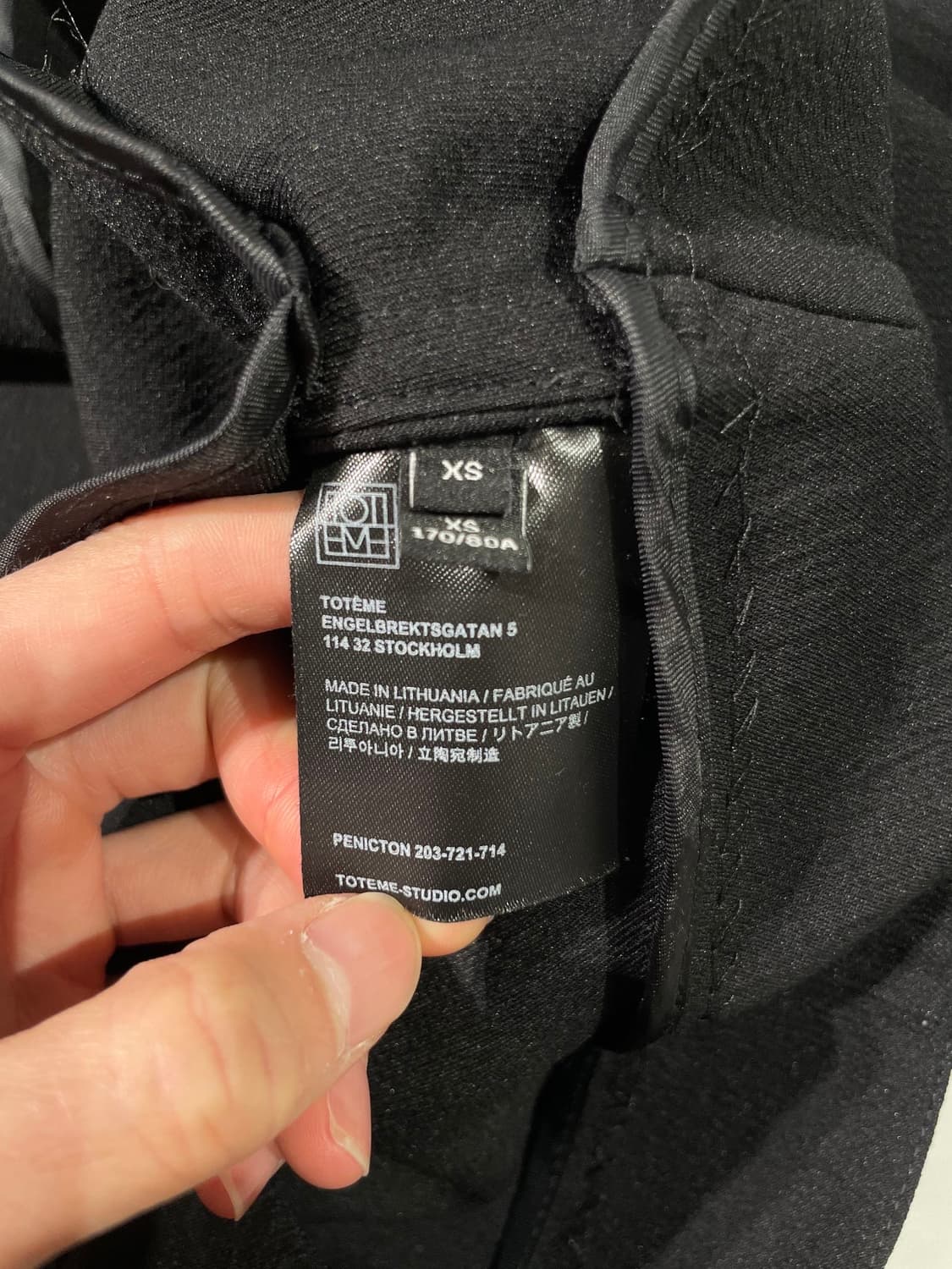 토템 블랙 페니턴 퍼프 슬리브 블라우스 상품이미지8