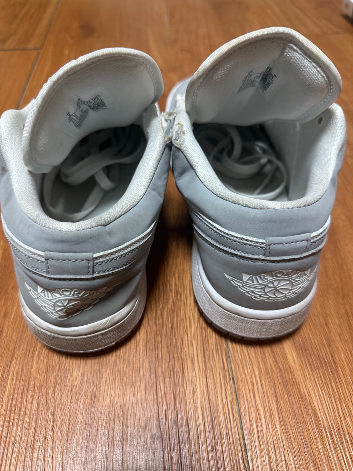 (W) 조던 1 로우 화이트 울프 그레이 판매합니다. 상품이미지3