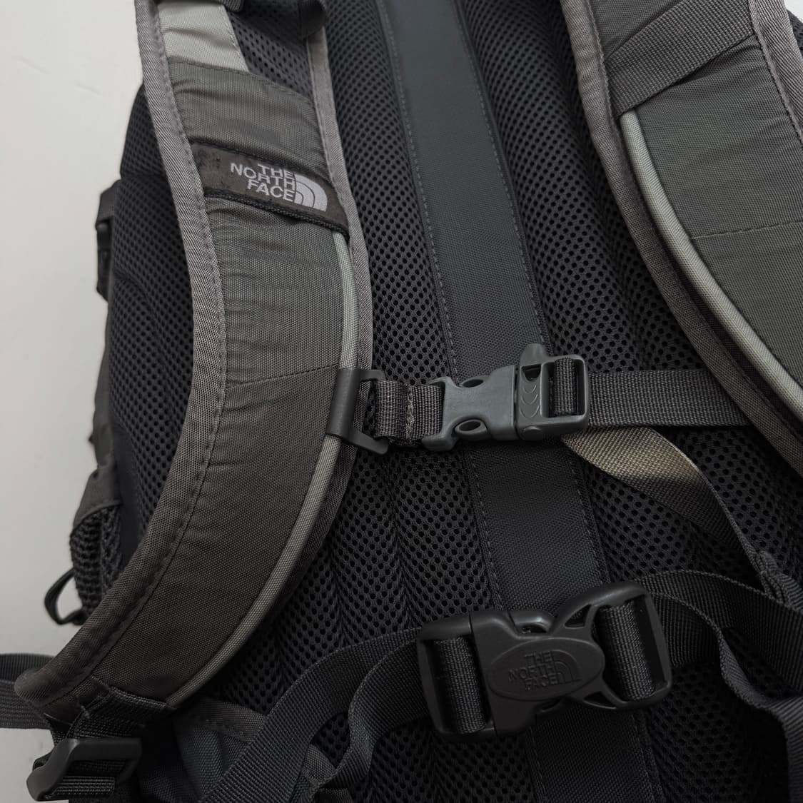 노스페이스 레콘 카키 그레이 고프코어 백팩 상품이미지6