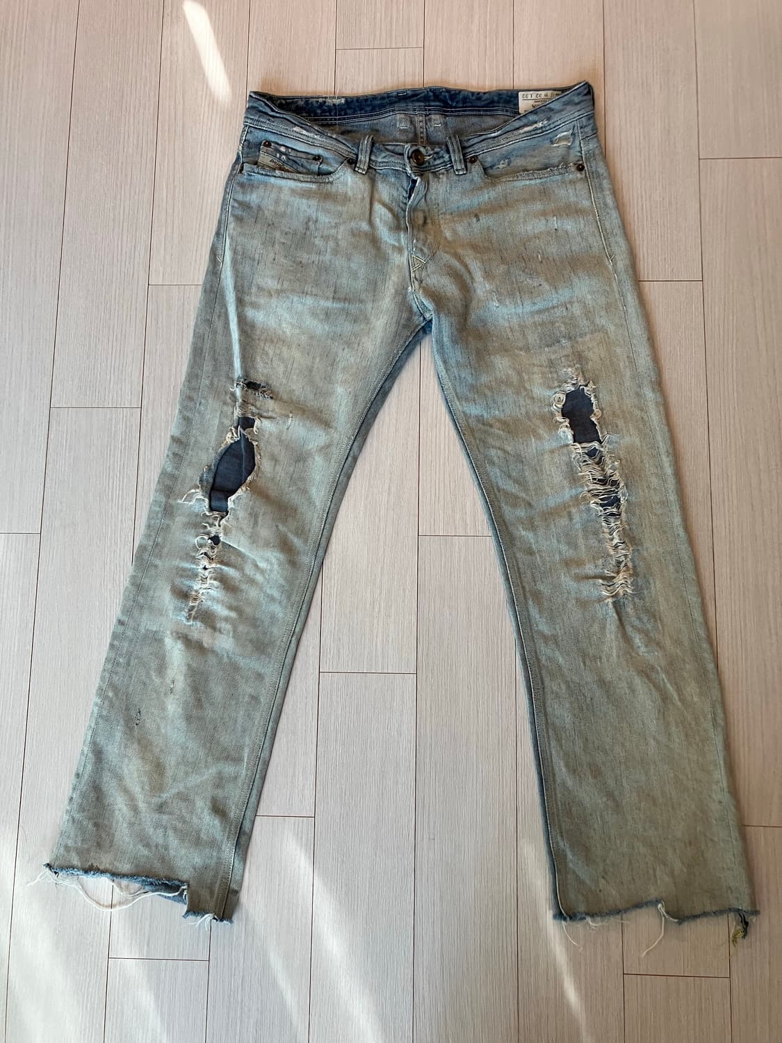 디젤 디스트로이드 바이커 진 32 상품이미지1