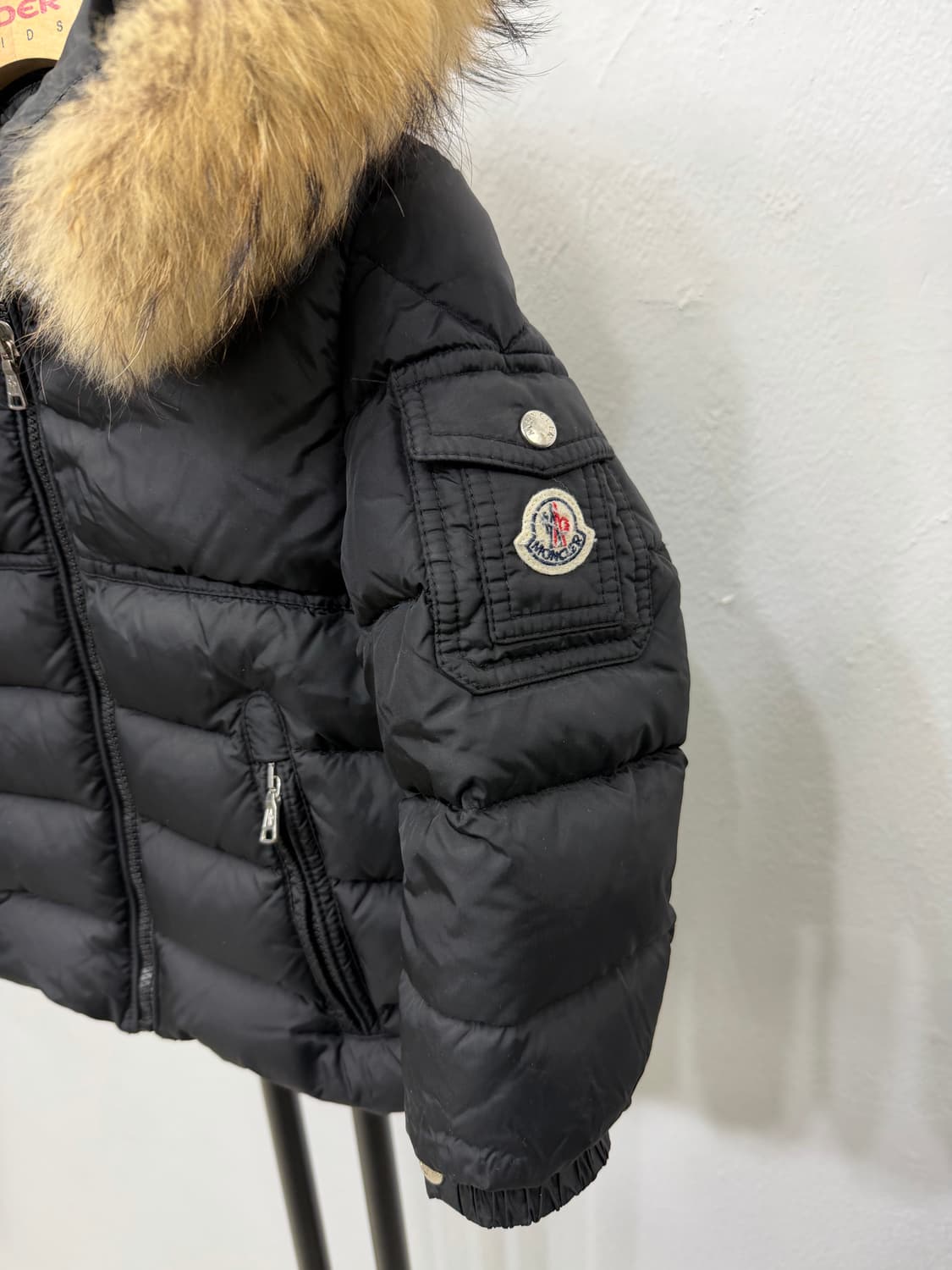 정품) 몽클레어 키즈 뉴바이런 패딩 점퍼 퍼 후드 4Y 상품이미지3