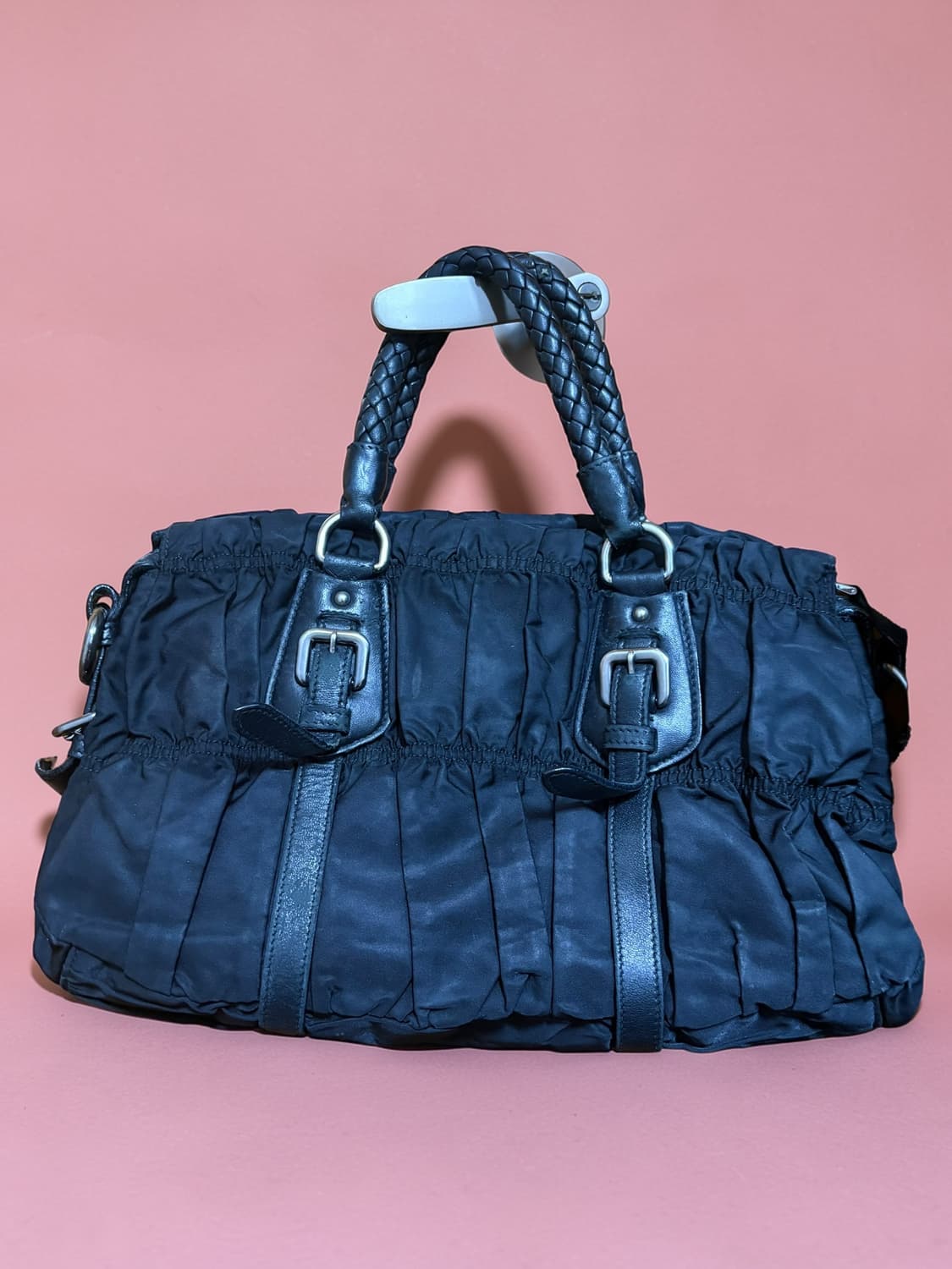 프라다 포코노 가죽 고프레 토트백 상품이미지2