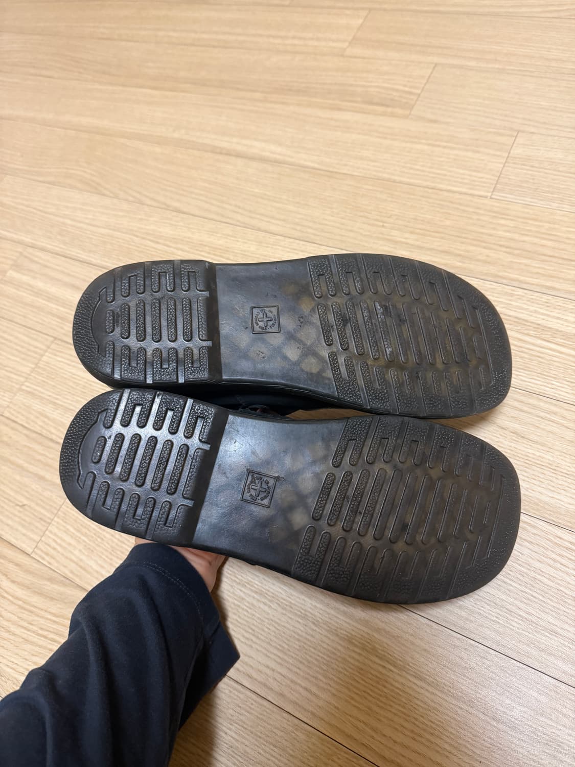 uk8,270) 159,000원 닥터마틴 패트리샤 블랙 상품이미지5