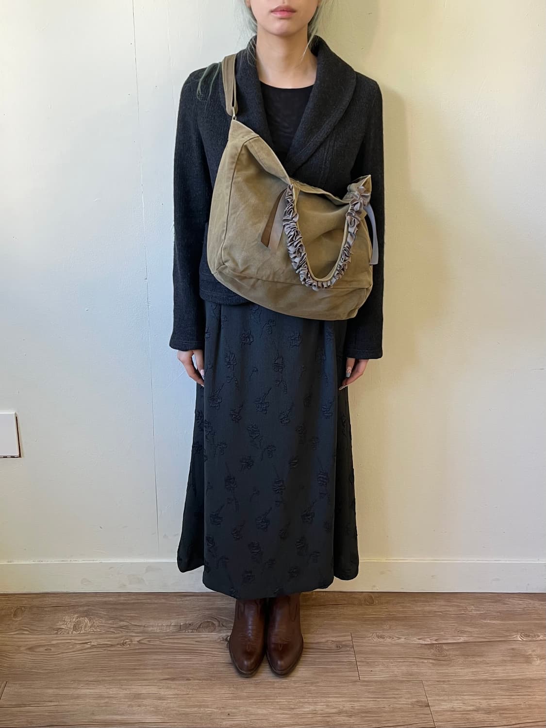 REAL CUBE 셔링 크로스백 상품이미지4