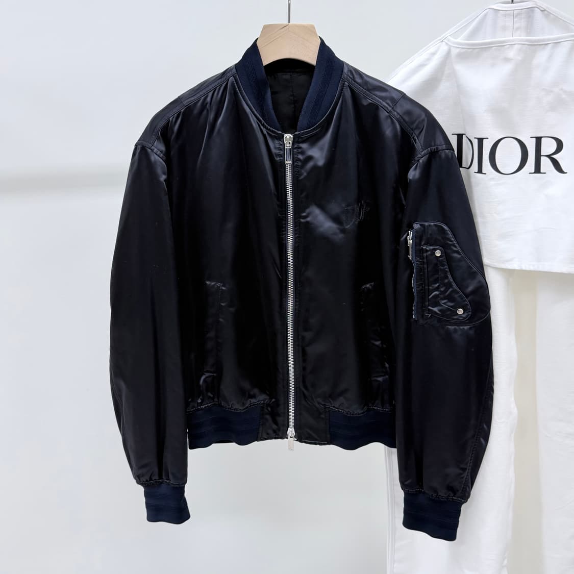 [S+급/50] 디올 X 알렉스 폭스턴 봄버 자켓 블랙 상품이미지3