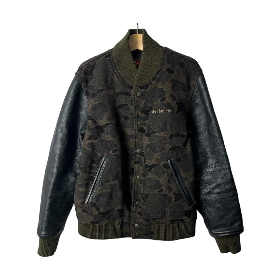 [Columbia] 컬럼비아 카우스킨 카모 바시티자켓 상품이미지1