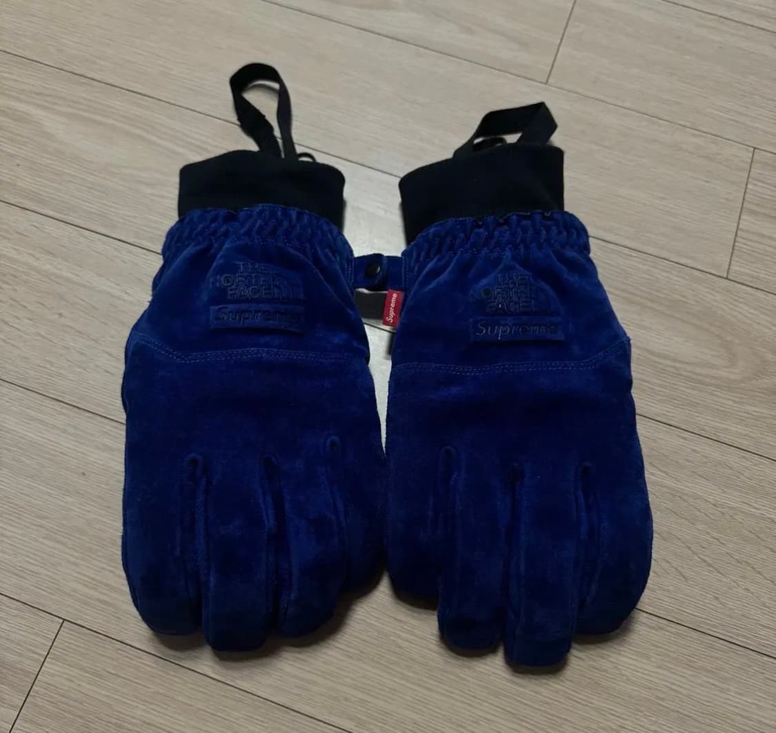 L) 슈프림x노스페이스 스웨이드 장갑 블루 팝니다 상품이미지2