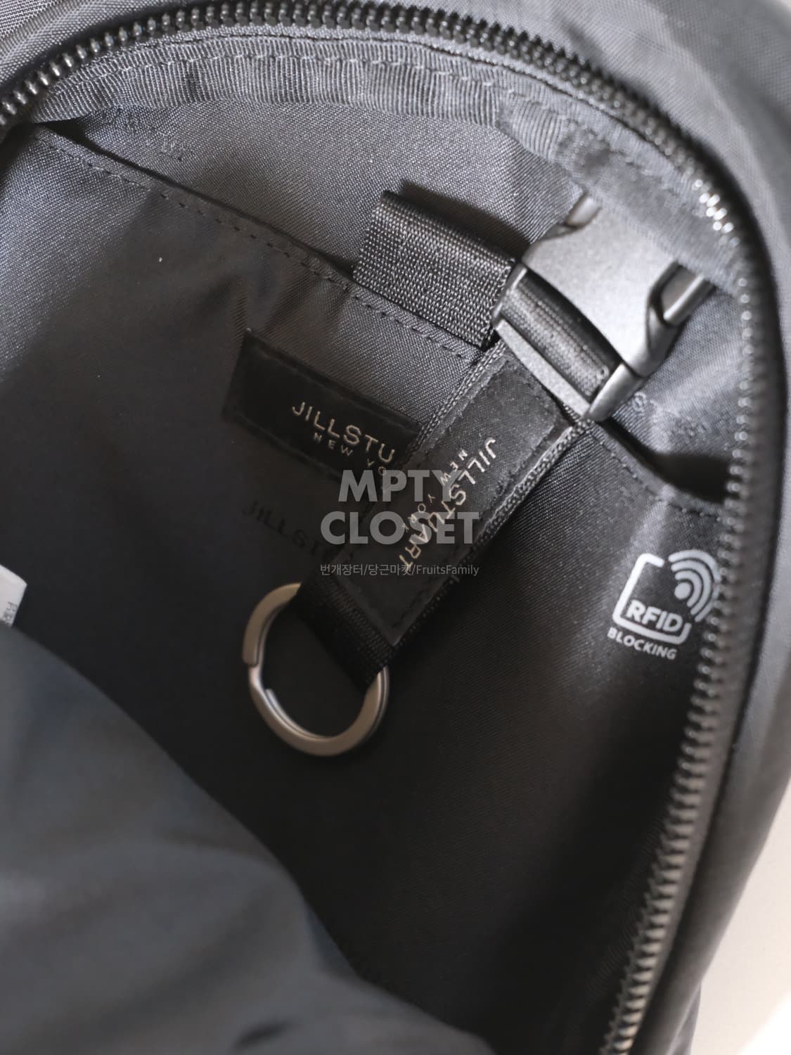 질스튜어트뉴욕 트래블 경량 나일론 슬링백 상품이미지7