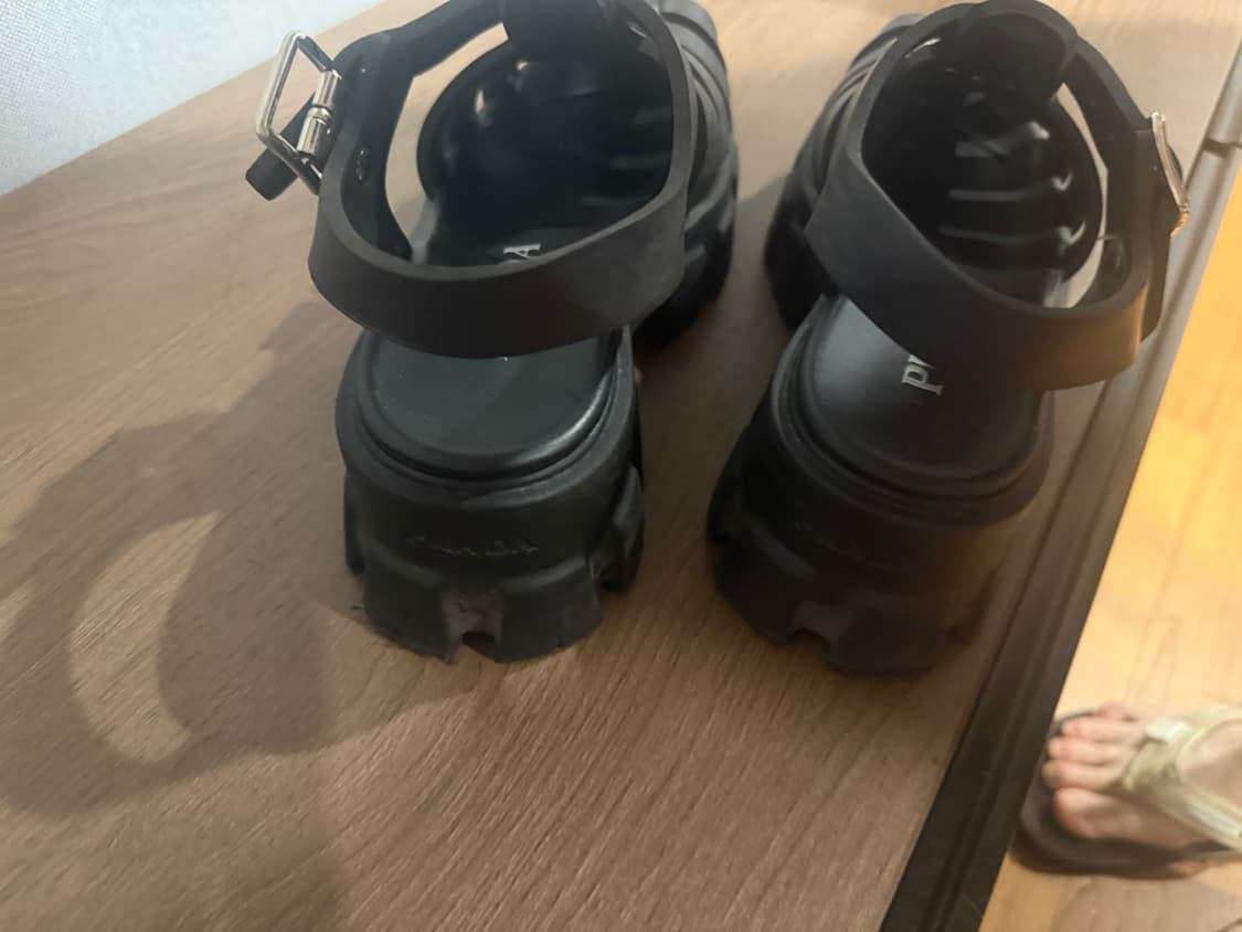 프라다 러버 모놀리스 샌들 블랙 36 상품이미지2