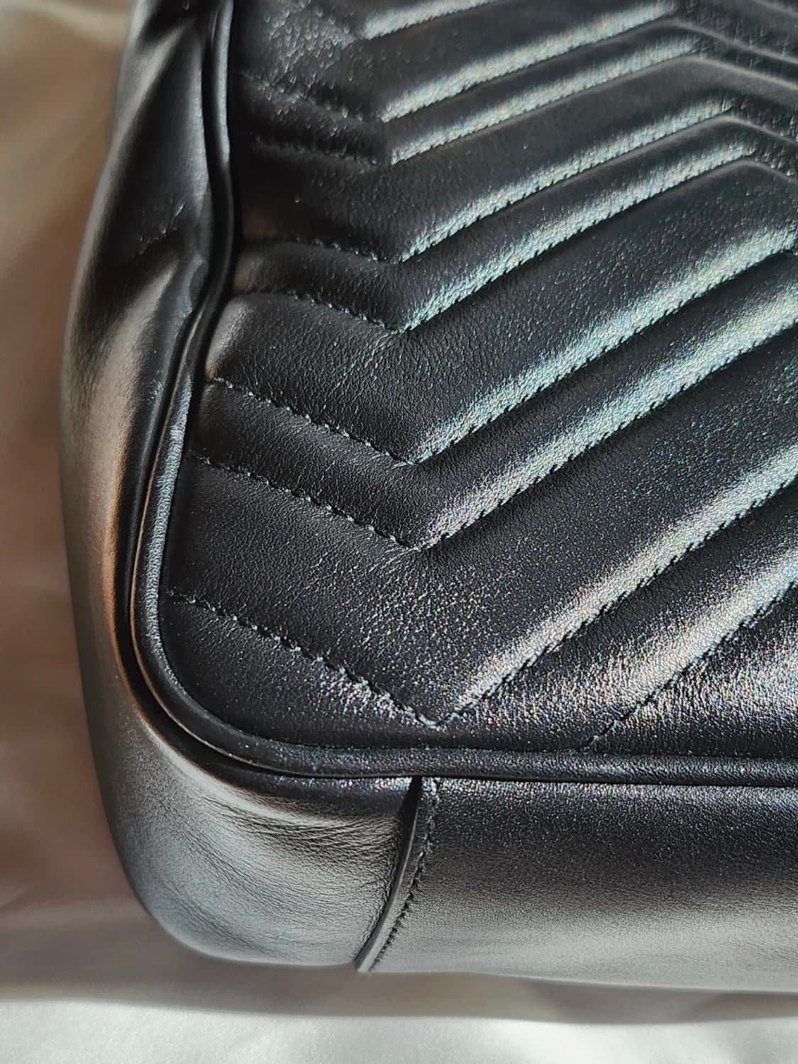 구찌 GG 마몽 마틀라쎄 체인 숄더백 미디움 상품이미지3