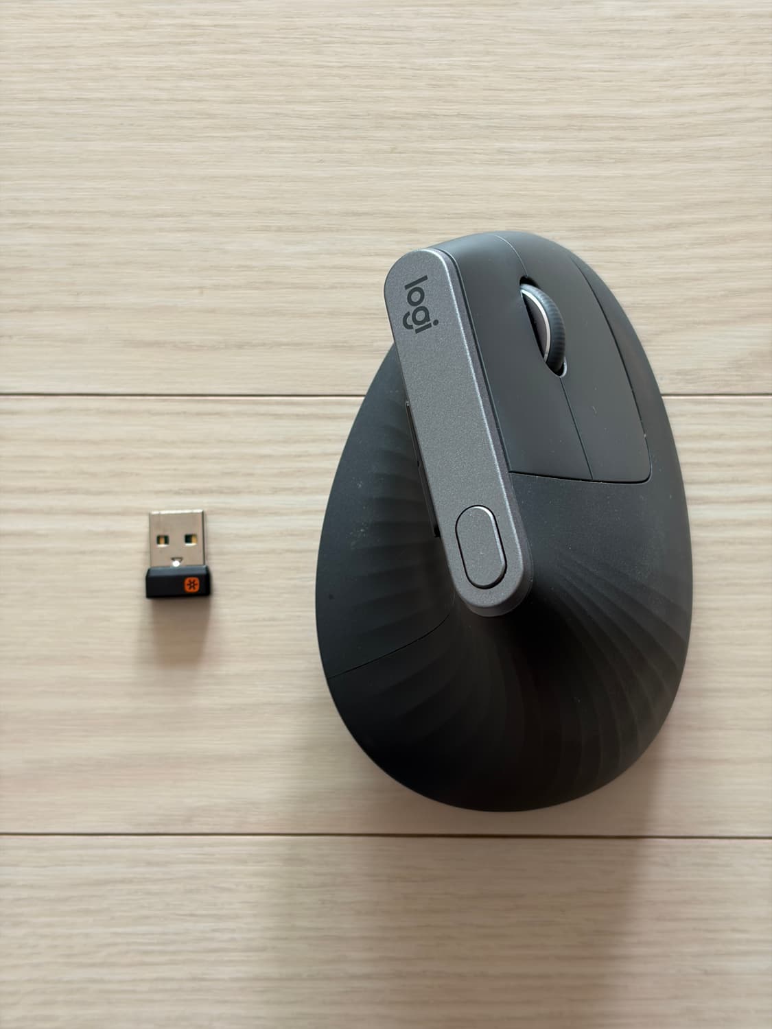 로지텍 MX VERTICAL 버티컬 인체공학 블루투스 무선 마우스 상품이미지5