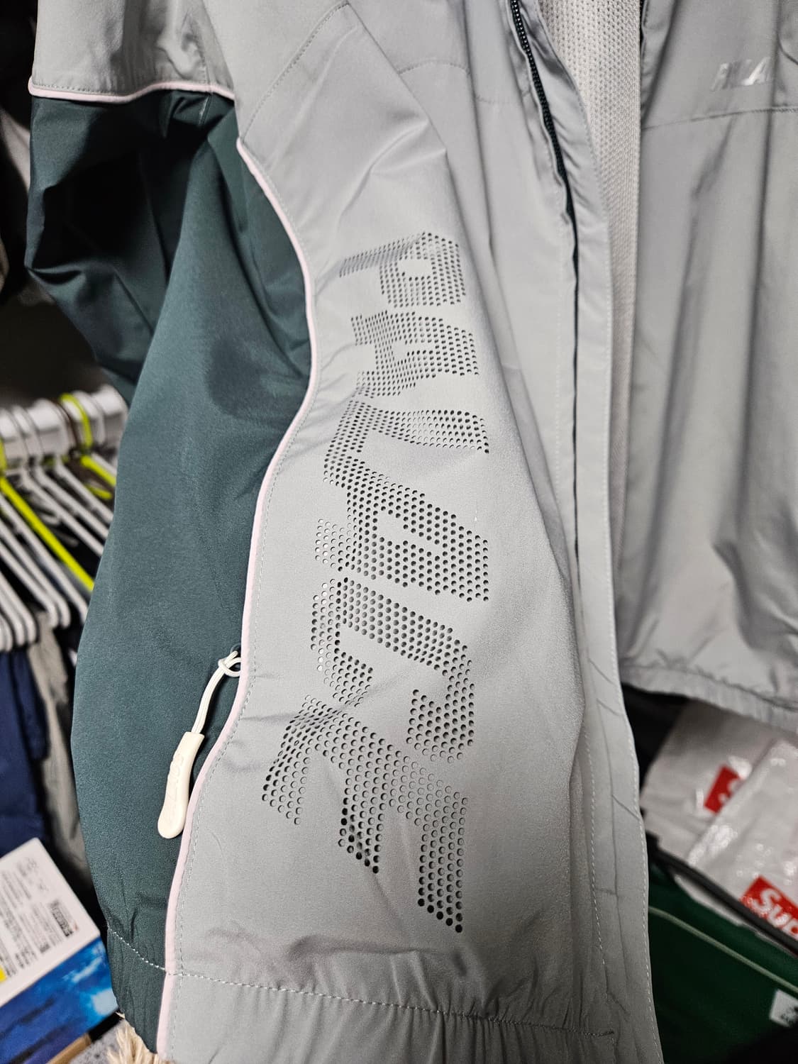 [L] 팔라스 레이저 쉘 재킷 클라우디 (24SS) 상품이미지4