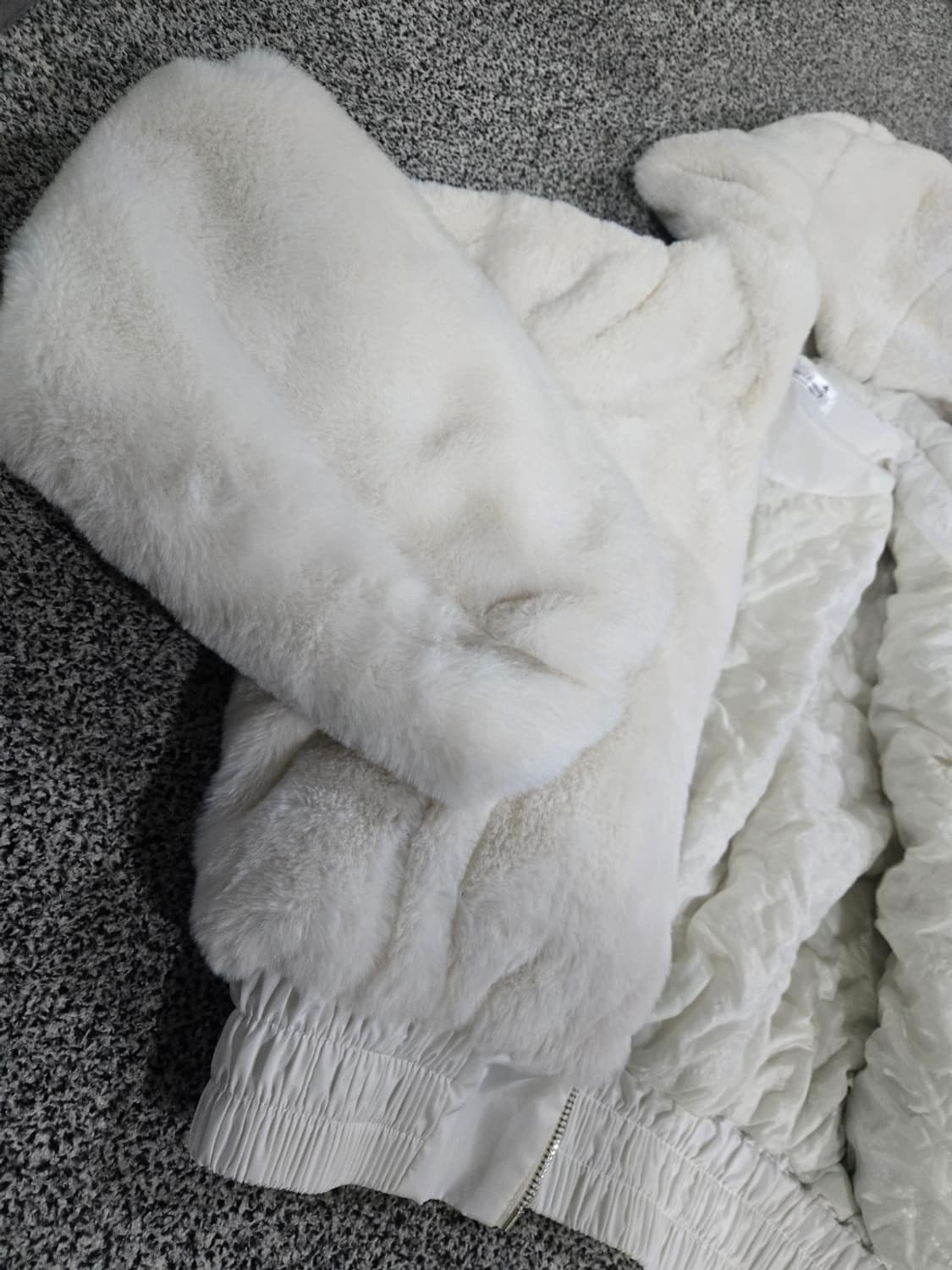 여성 화이트 후드 퍼자켓 상품이미지5