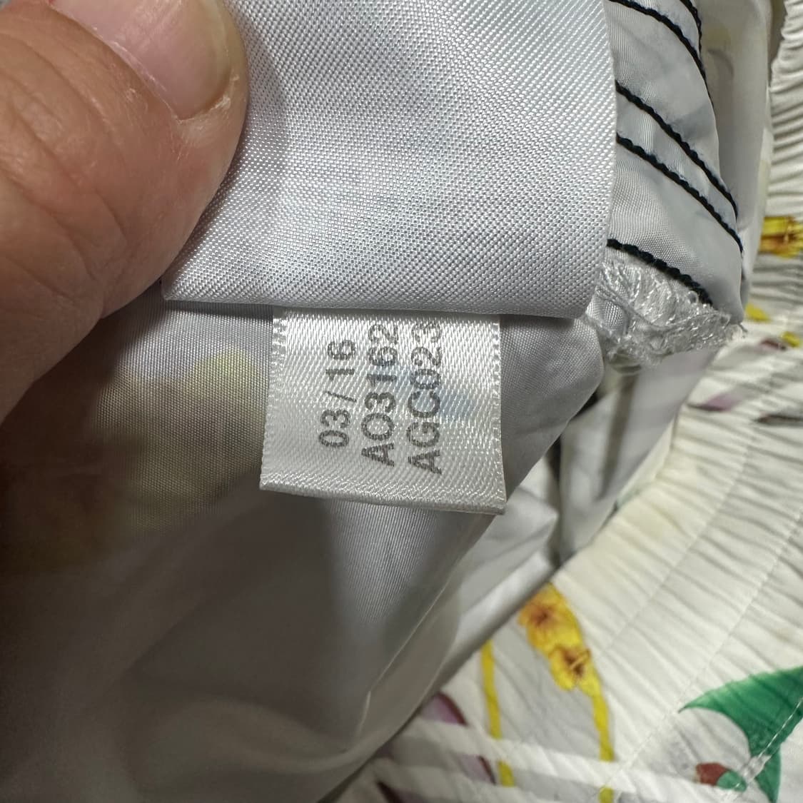 ✨ (바배) 아디다스 퍼렐 돌핀 팬츠  상품이미지6