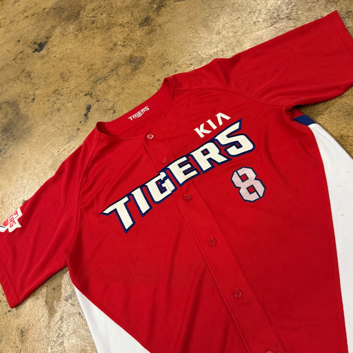 [110] 기아 타이거즈 8번 안치홍 마킹 유니폼 레드 b10 상품이미지1