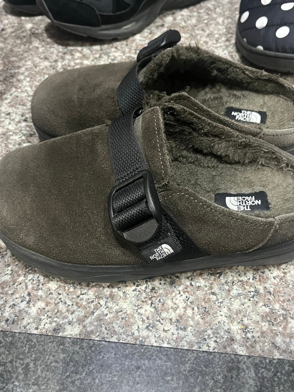 노스페이스 버클 뮬 다크 브라운 230 상품이미지4