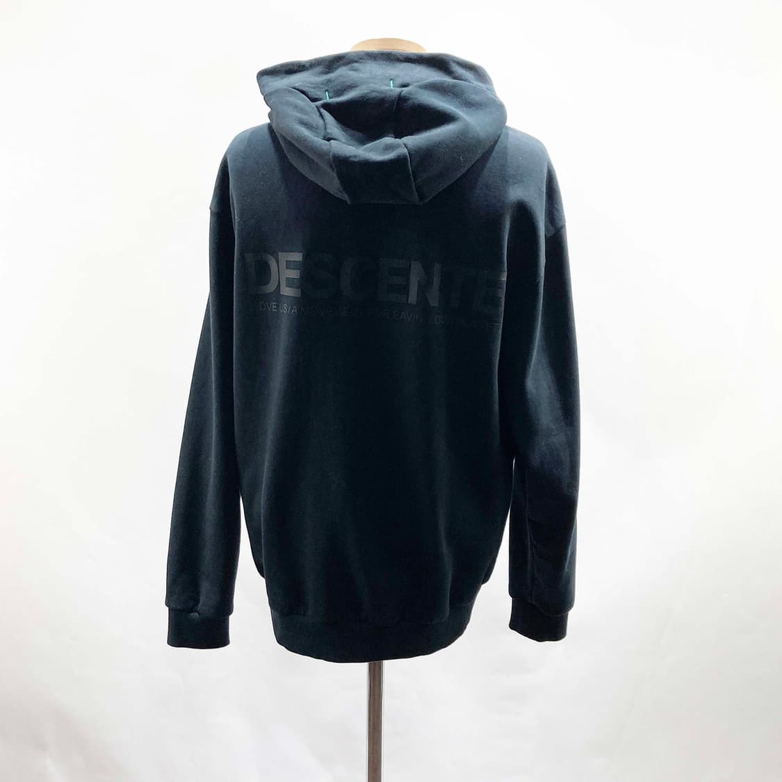 데상트 남성후드집업자켓 블랙 95 상품이미지3