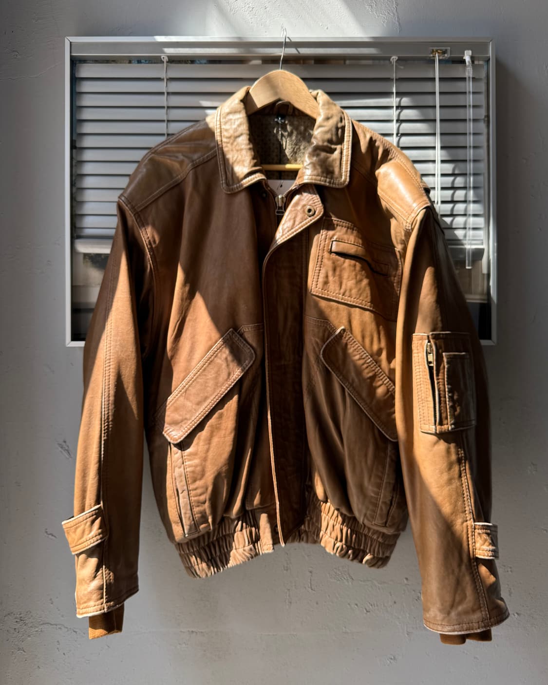 Vintage brown lambskin bomber jacket 상품이미지1