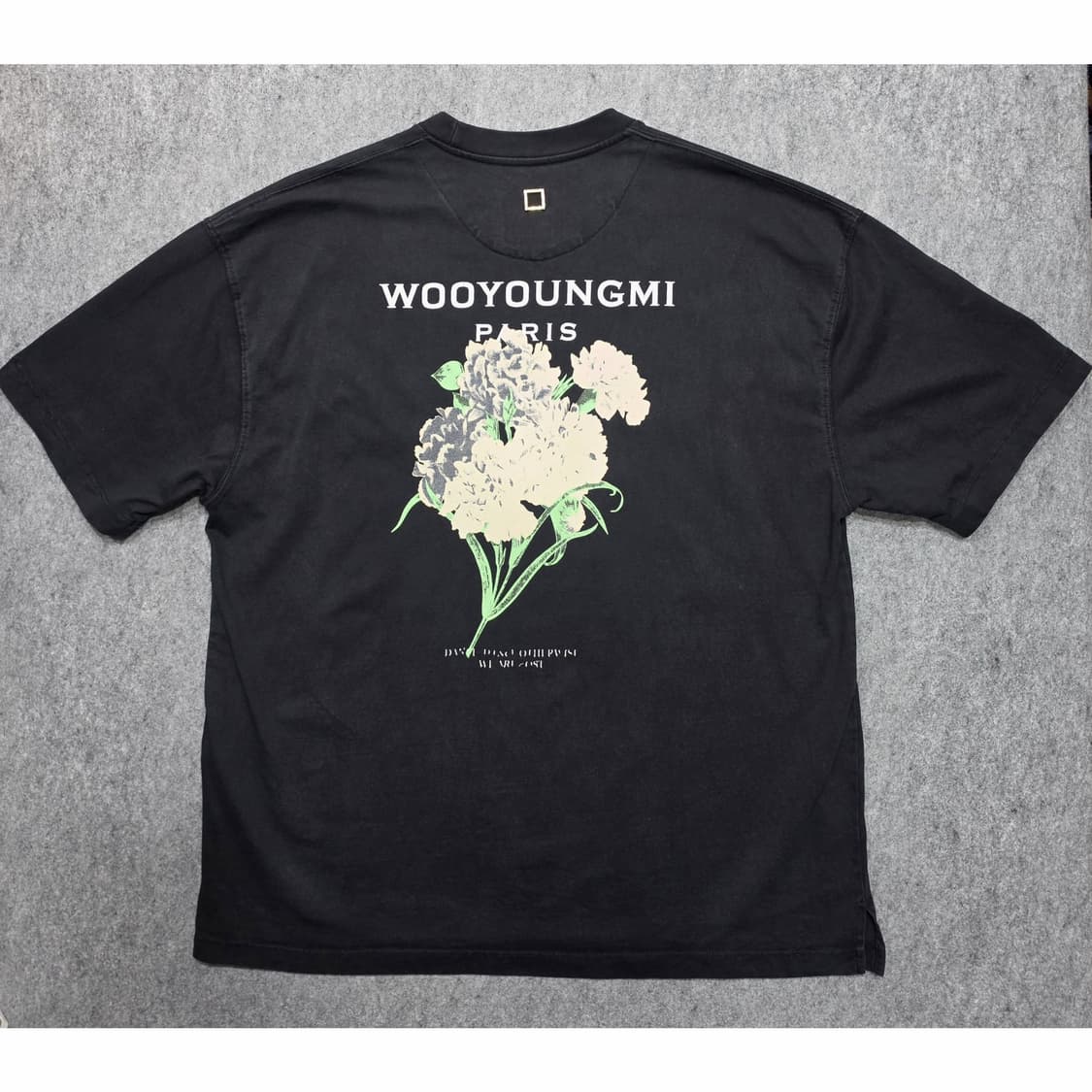 우영미 백로고 플라워 프린팅 반팔티 110 상품이미지1