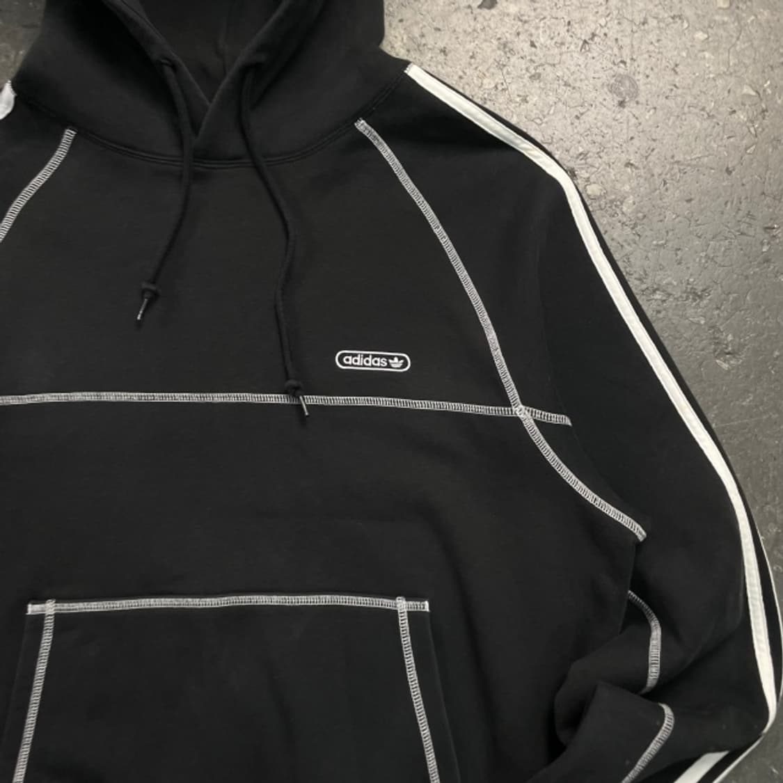 105 아디다스 콘트라스트 스티치 후드티 상품이미지2