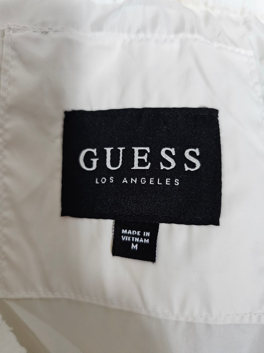 게스 여성 덕다운 푸퍼패딩 M 상품이미지3