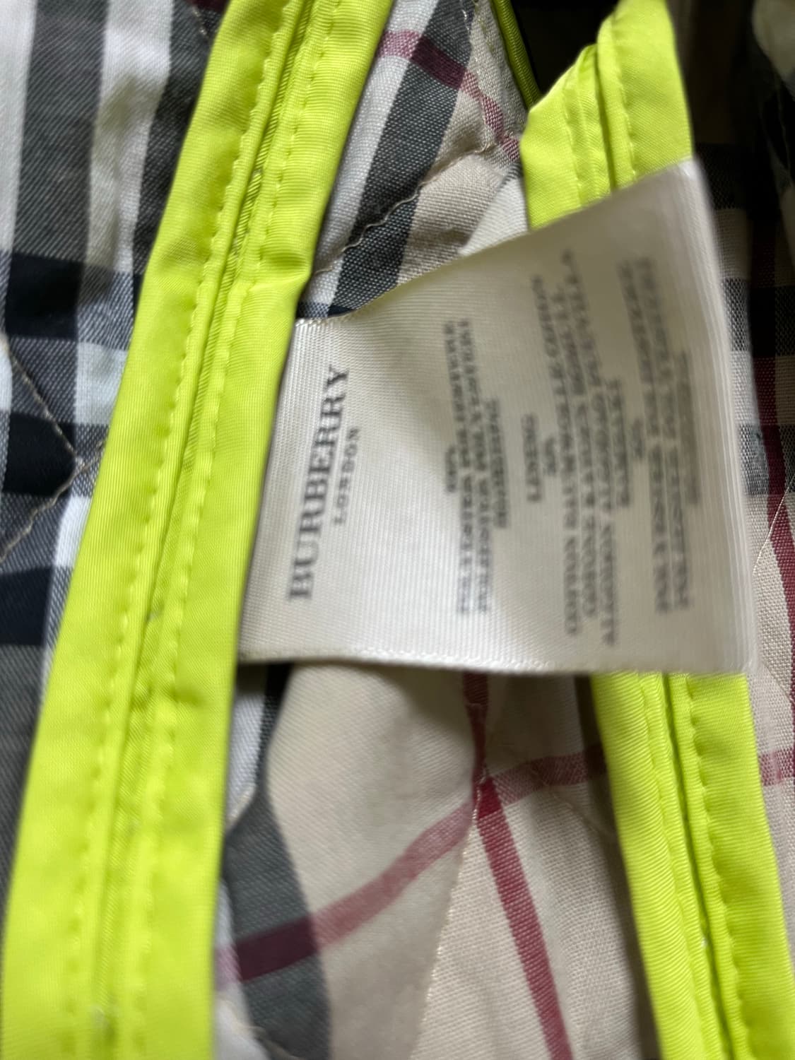 버버리 퀼팅 자켓 라임 XS 정품 상품이미지5