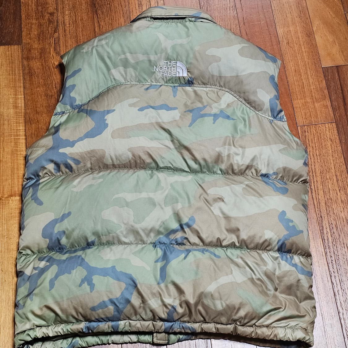 일본판노스페이스센터로고패딩베스트 상품이미지2