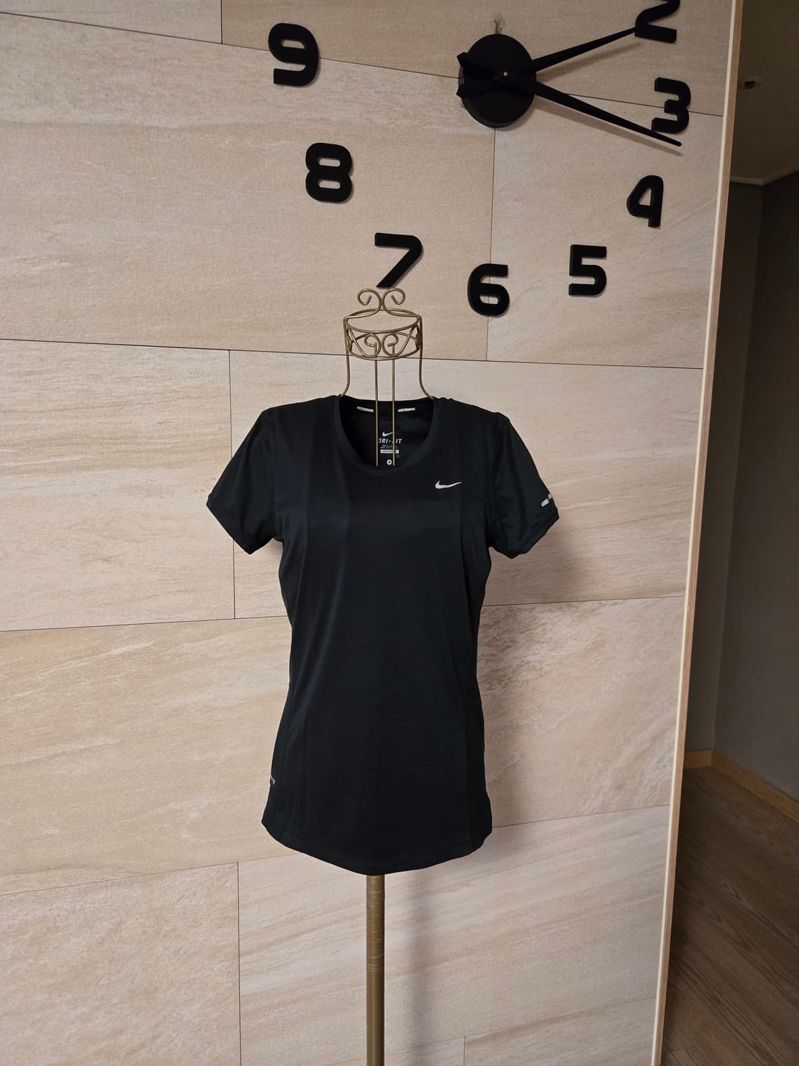 [s] 나이키 러닝 드라이핏 여성 반팔티 런닝복 상품이미지1
