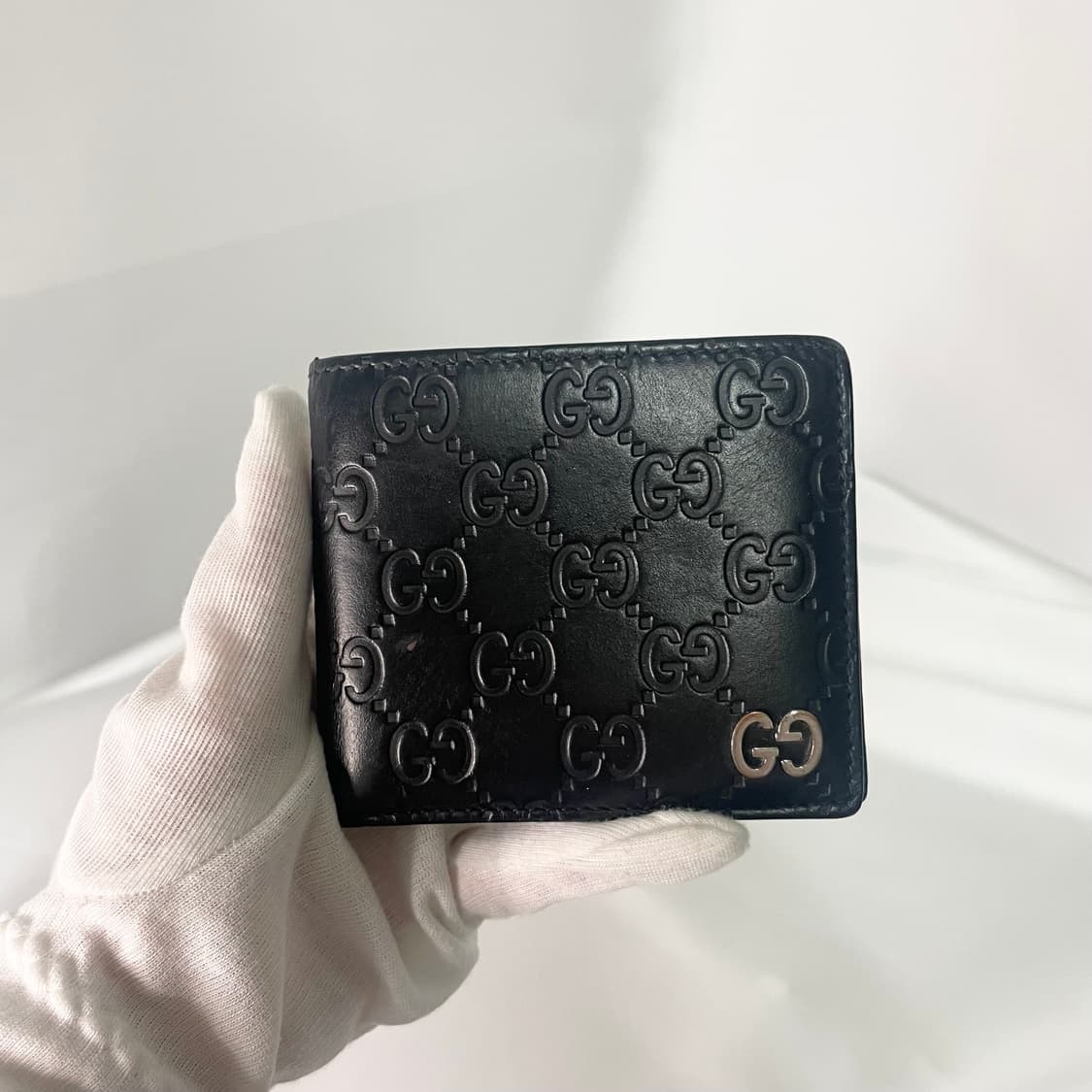 구찌 GG 엠보 반지갑 상품이미지1