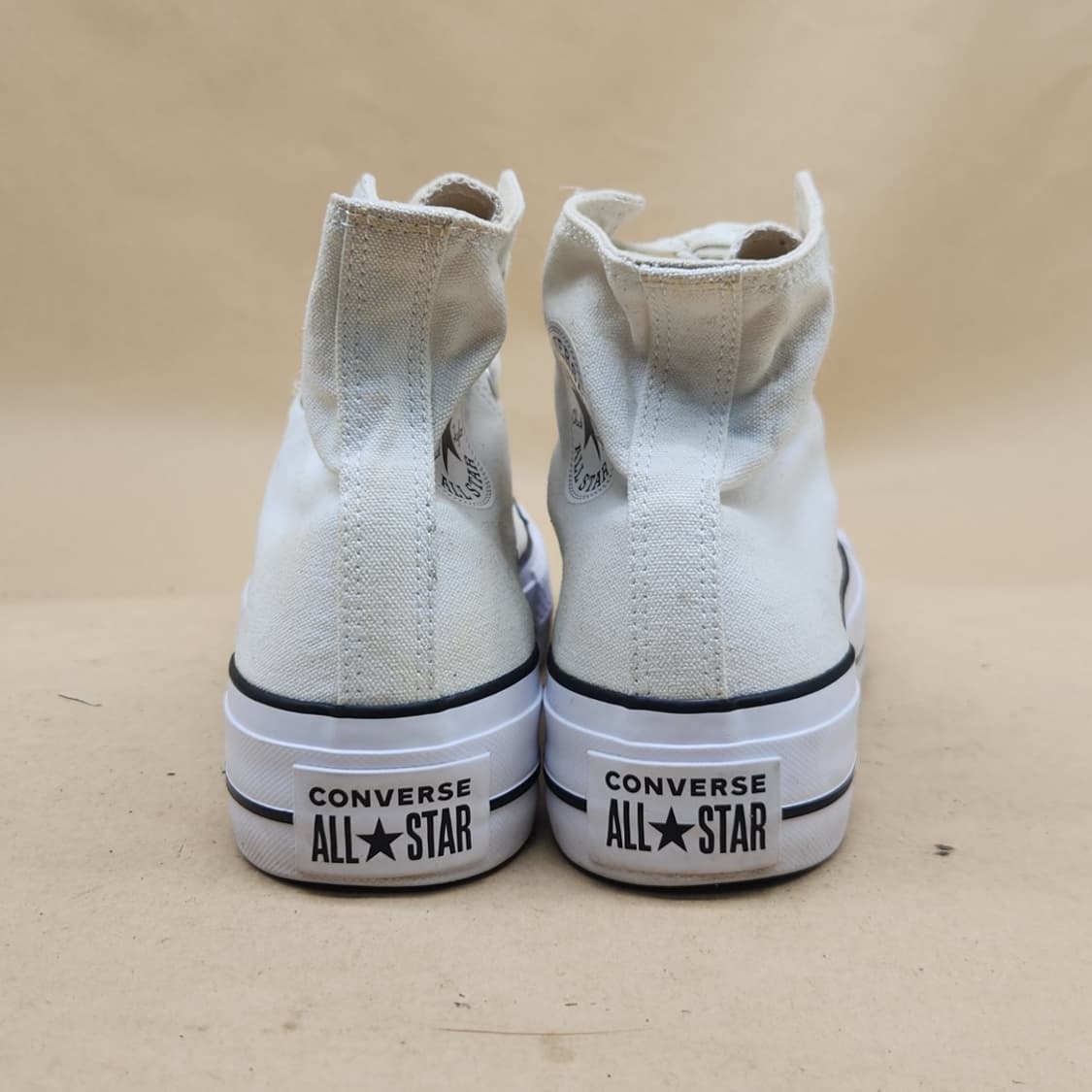 컨버스 척테일러 리프트 여성하이탑235 상품이미지4