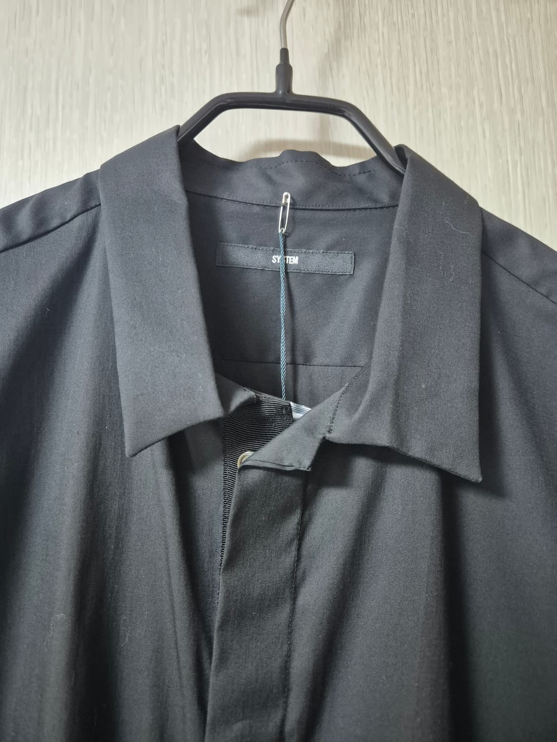 (새제품) 시스템 옴므 셔츠 블랙 기본핏 105  상품이미지5