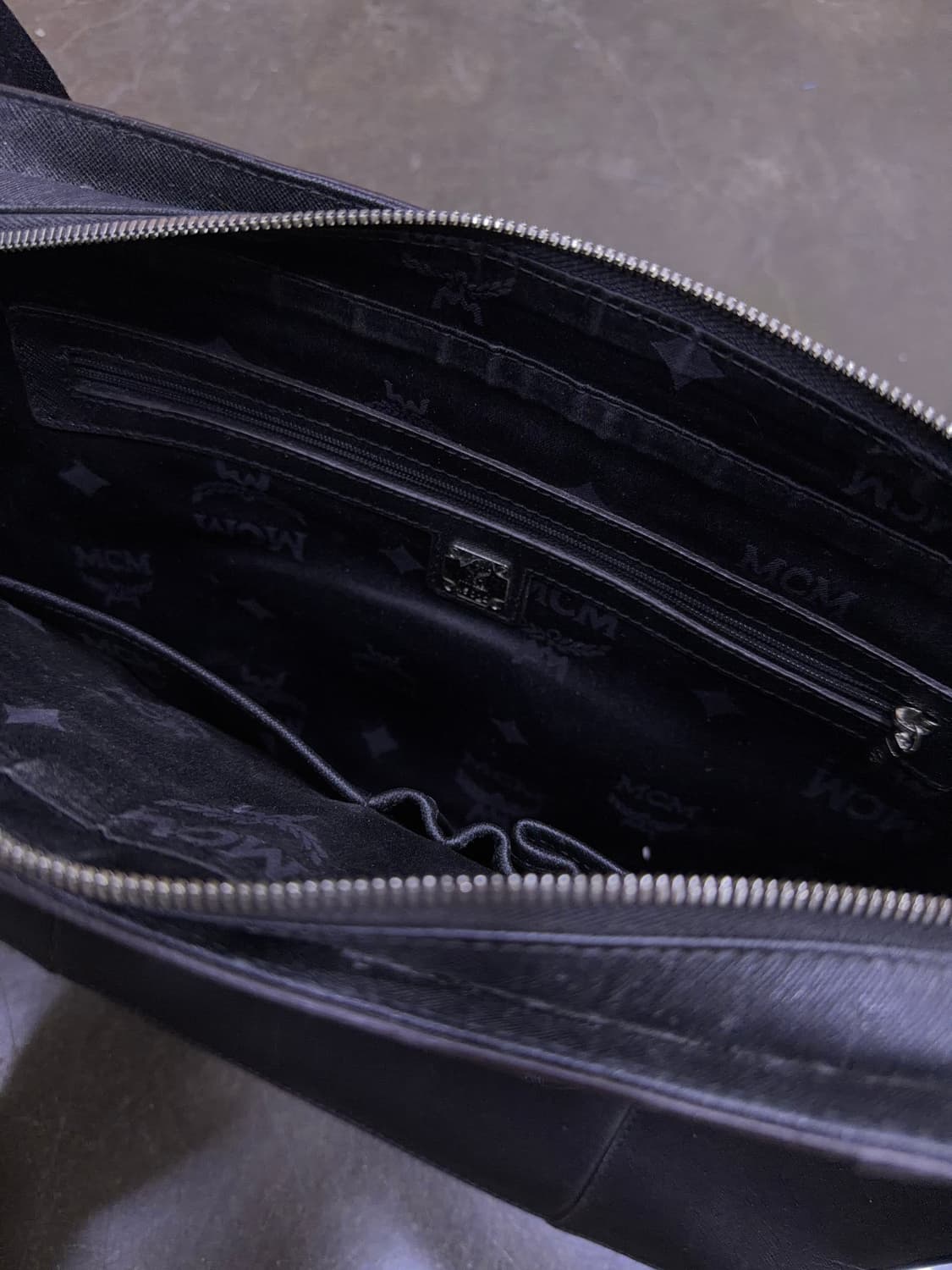 MCM 사피아노 브리프케이스 서류가방 크로스백 블랙 상품이미지10