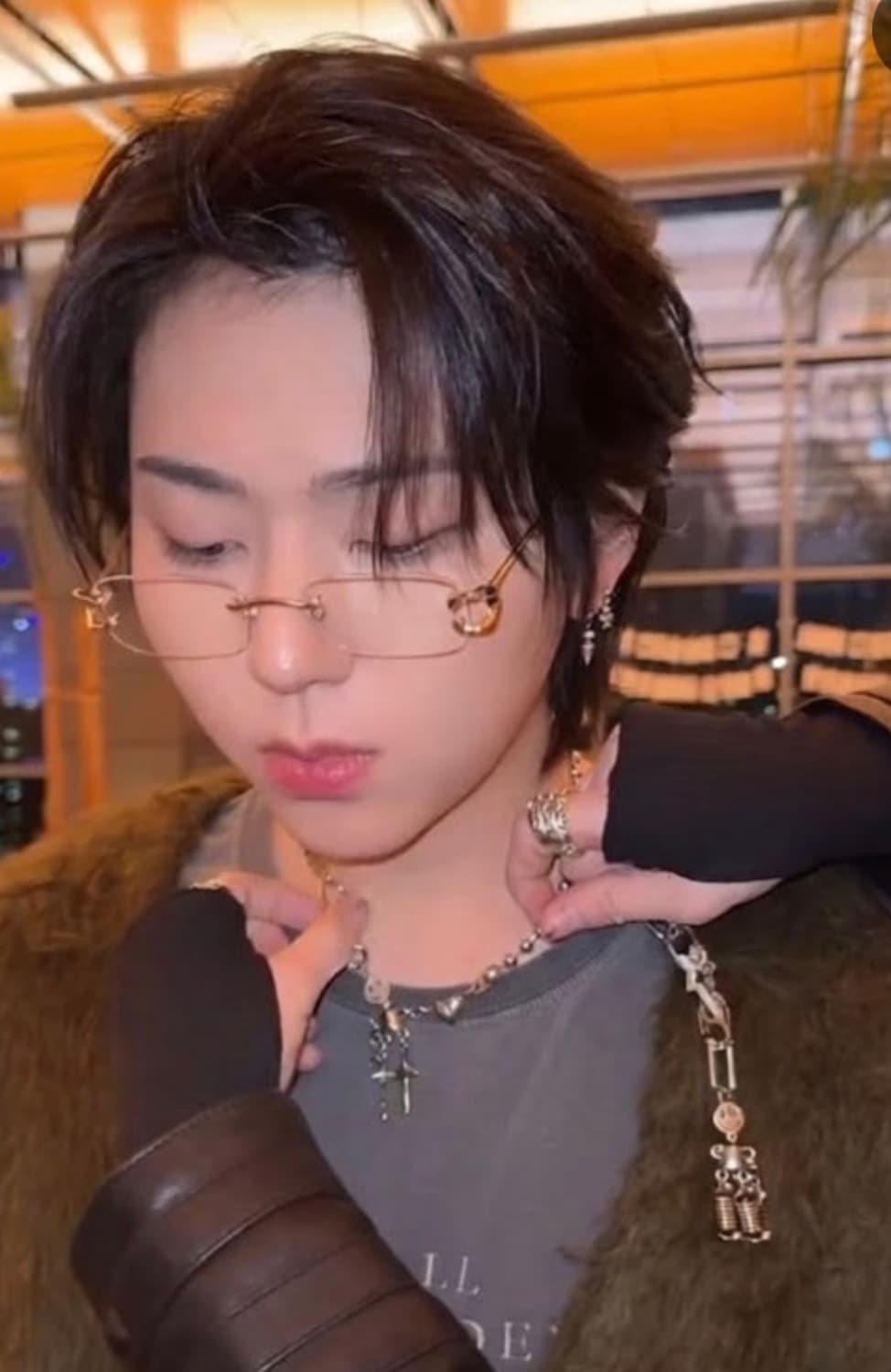 뮤지엄바이비컨 72 무테 안경 상품이미지1