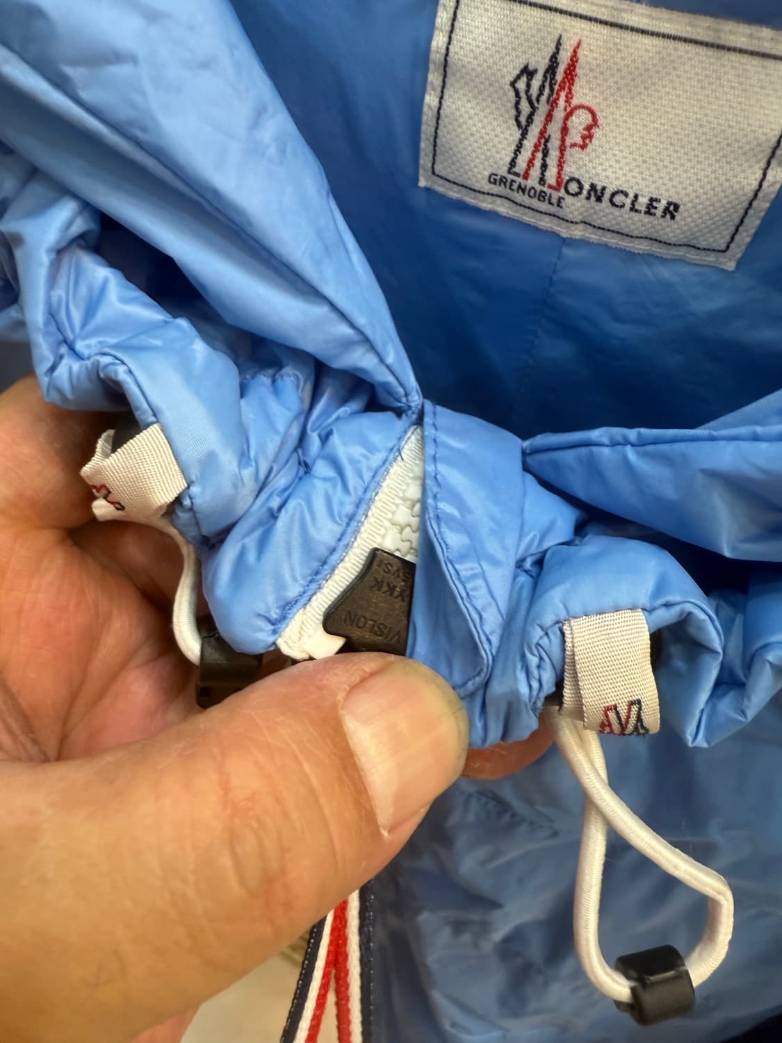 2/55-66 정품 몽클레어 그렉노블 바람막이 팝니다 상품이미지4