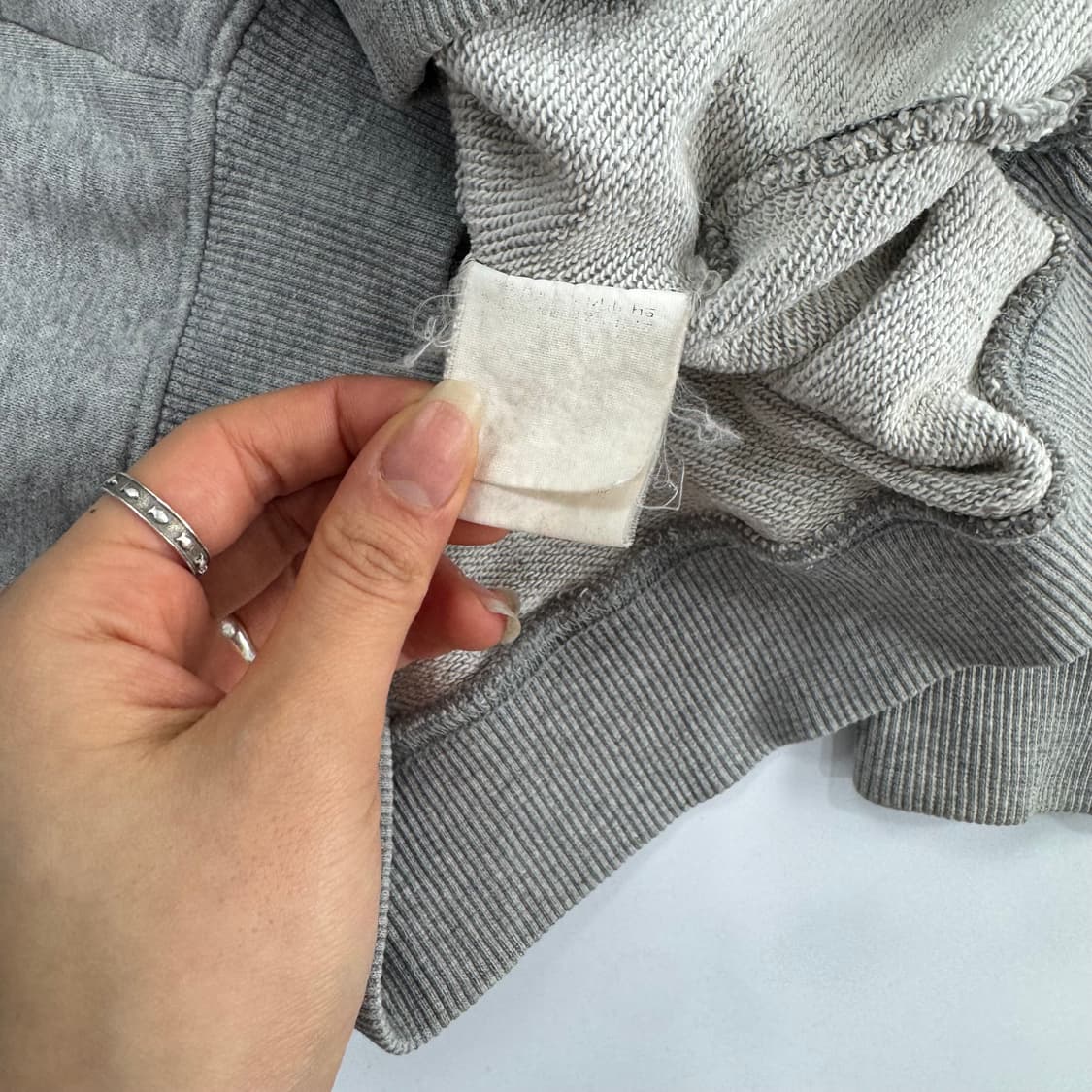 Khal Kani 칼카니 자수 로고 그레이 맨투맨 상품이미지7