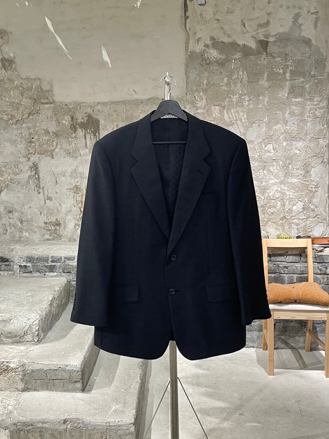 지방시 차콜 피블 스트라이프 2B 씬 블레이저 상품이미지1