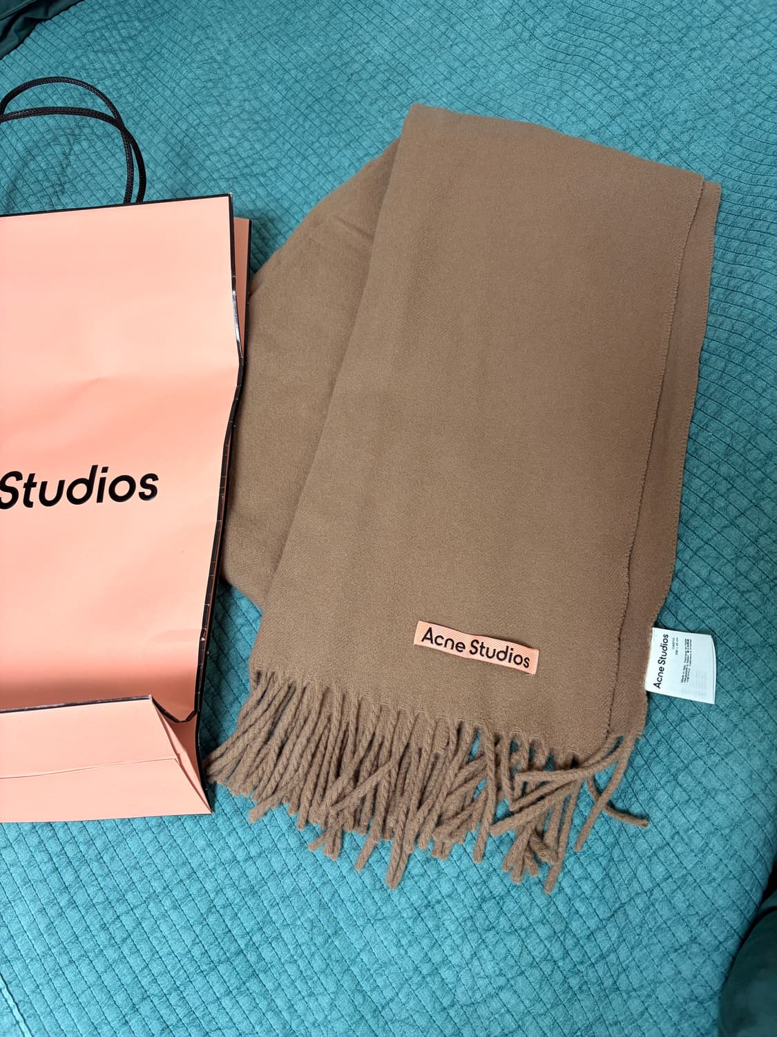 아크네스튜디오 머플러 카라멜 브라운 상품이미지1