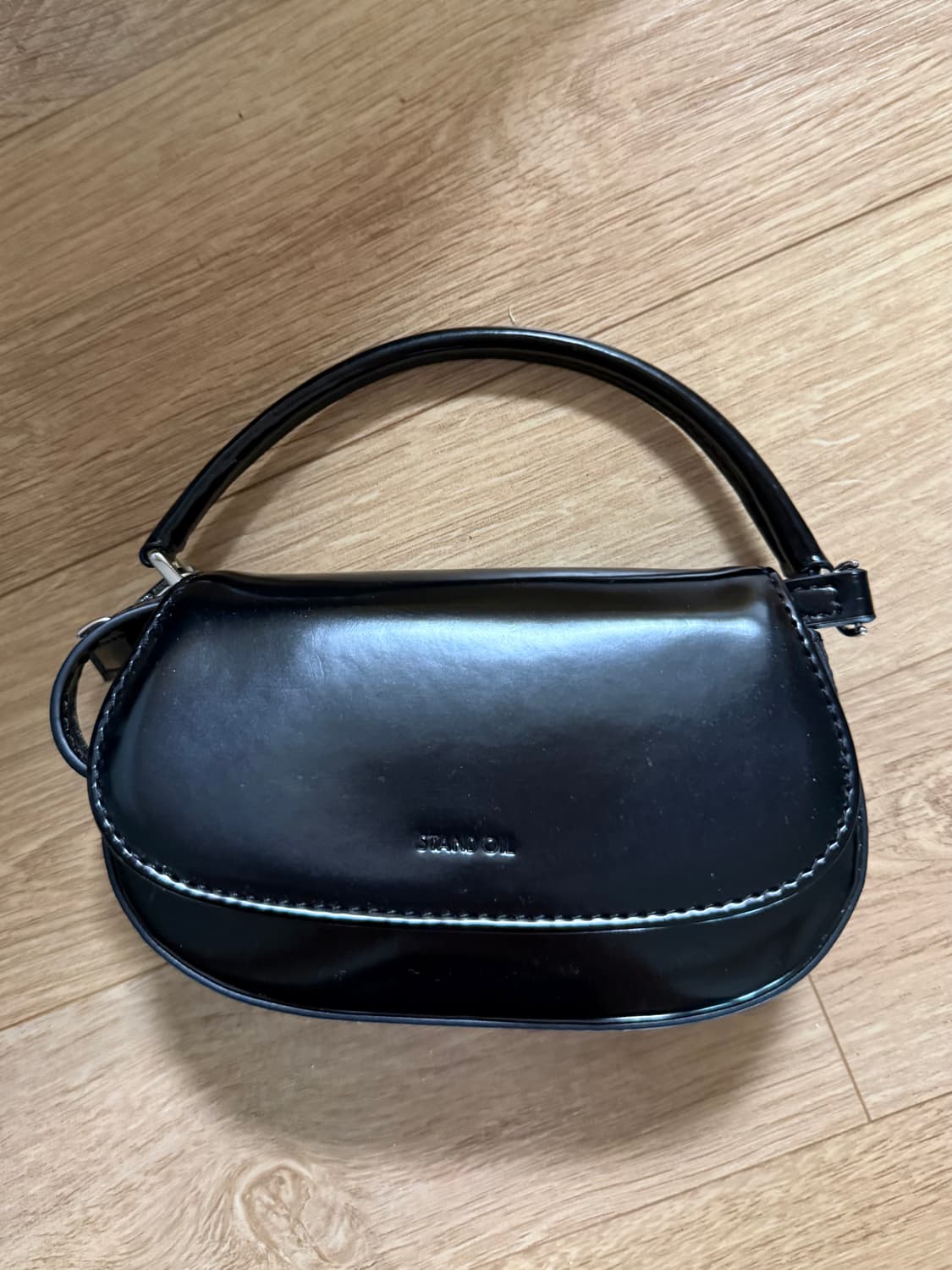 스탠드오일 | 클램백 티니 블랙 크로스백 미니백 상품이미지3